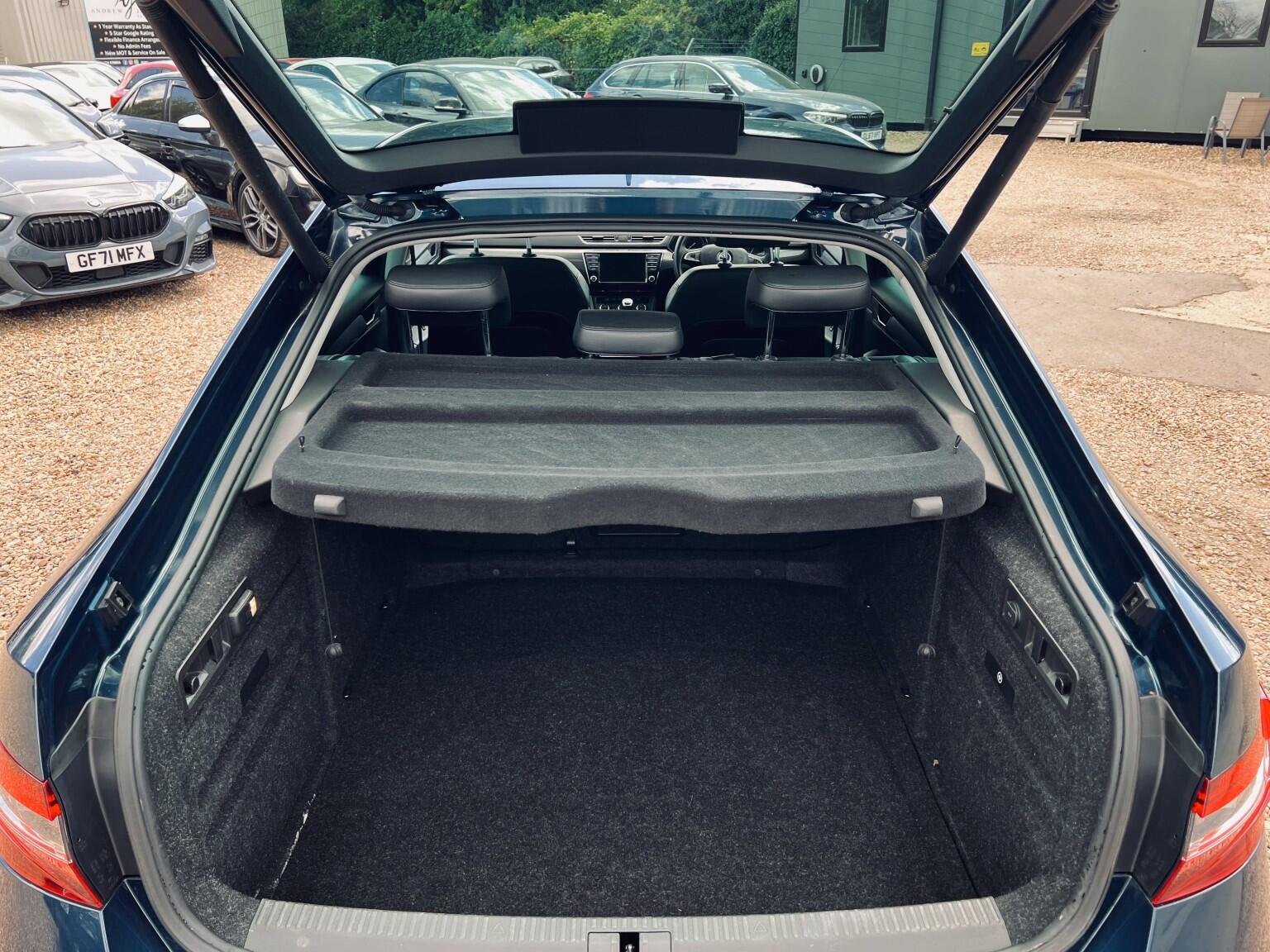 Skoda Superb view 32