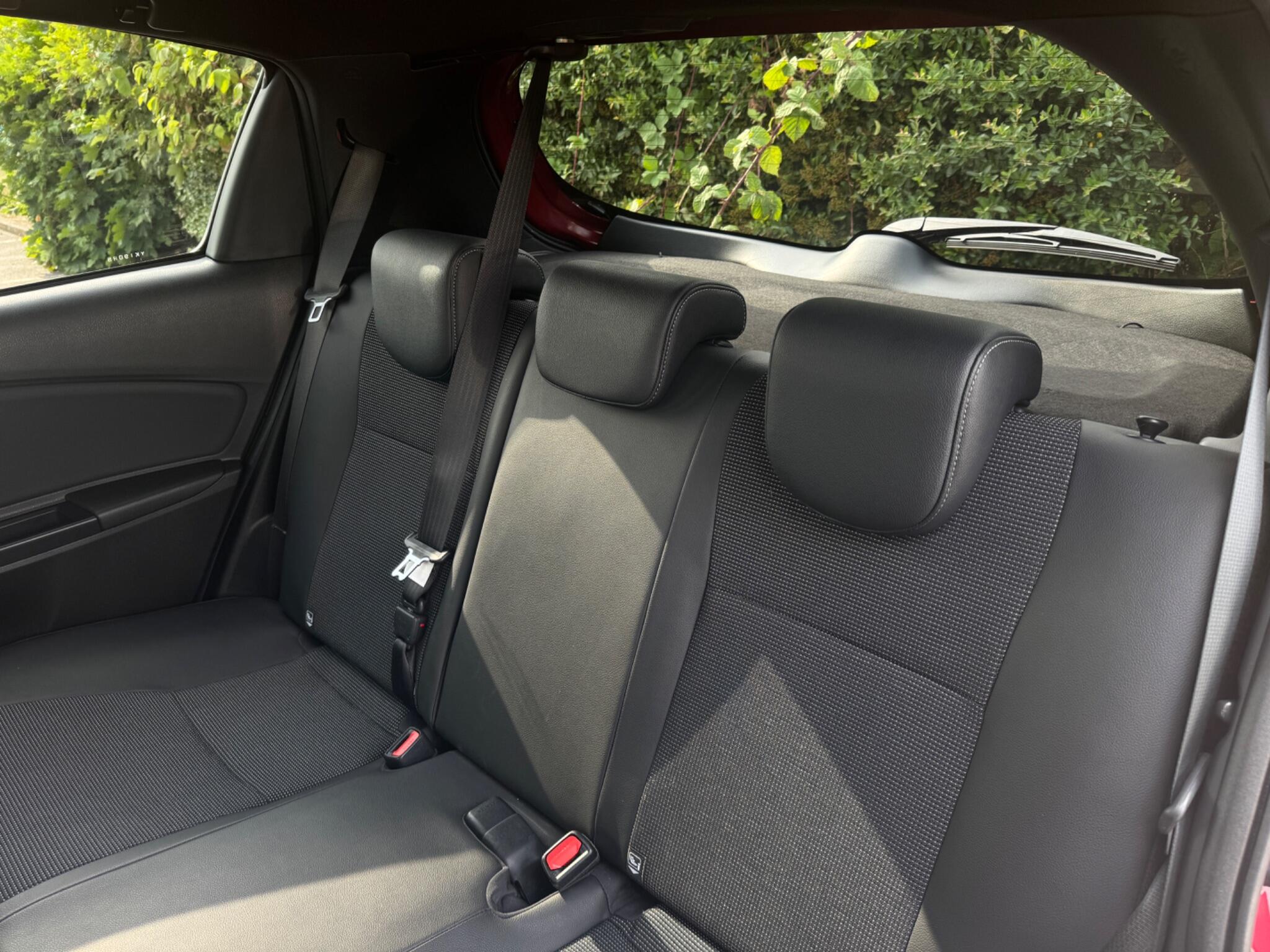 Toyota Yaris view 38