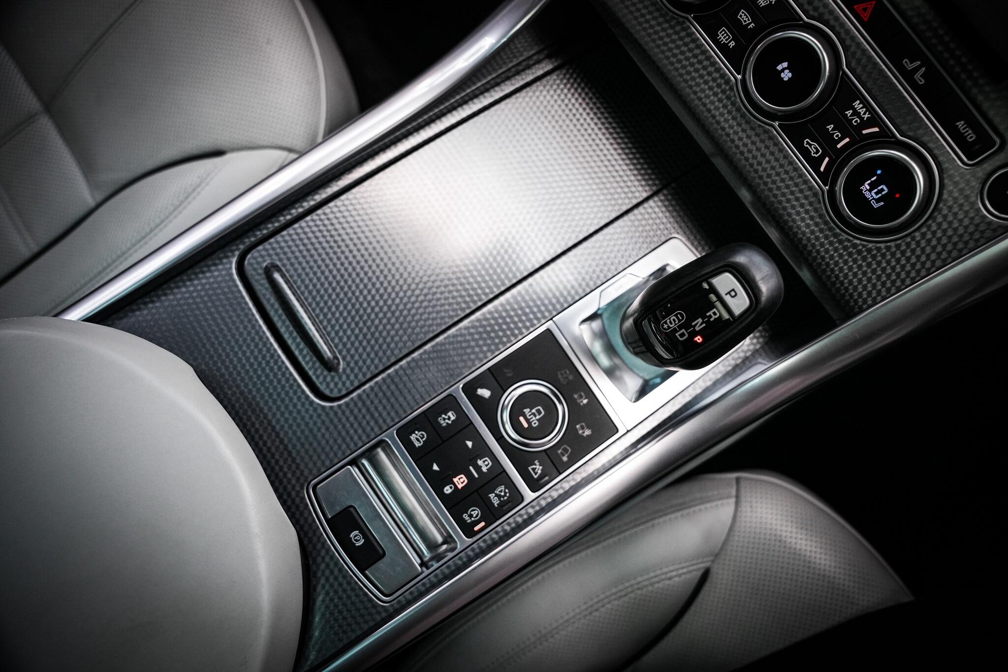 Land Rover Range Rover Sport view 5