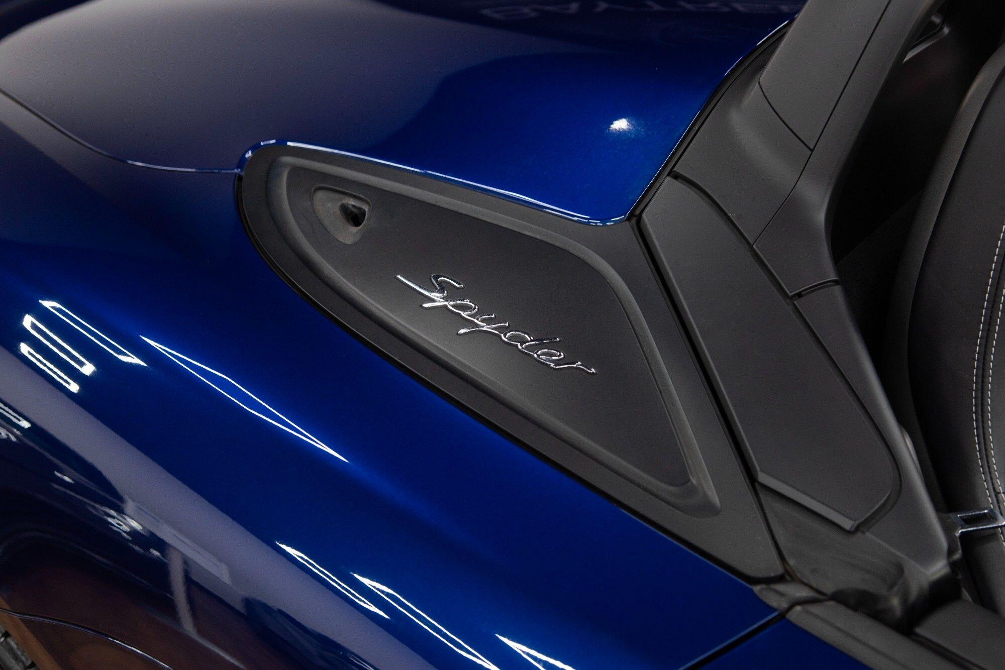 Porsche 718 Spyder view 21