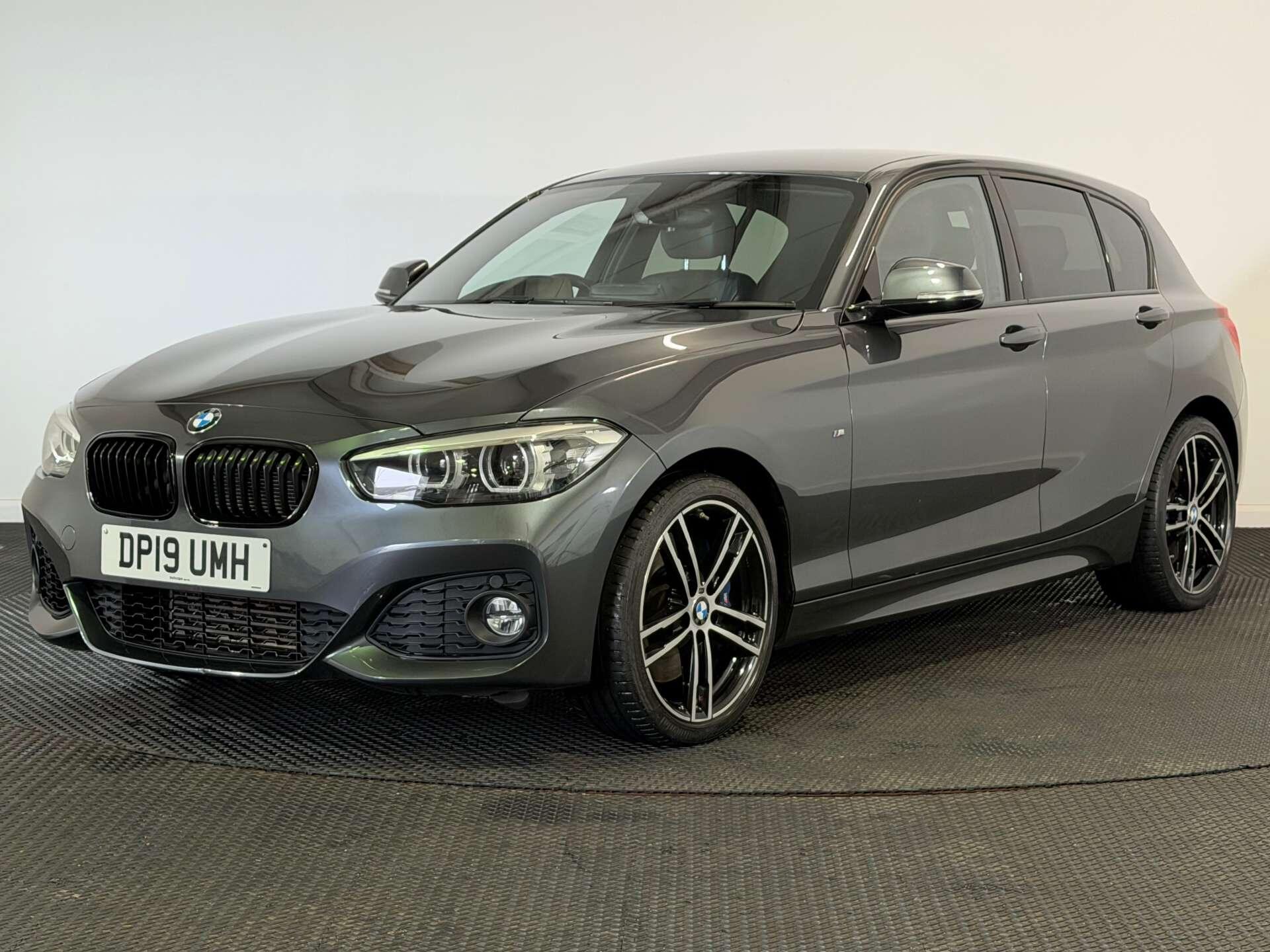 BMW 1 Series view 3