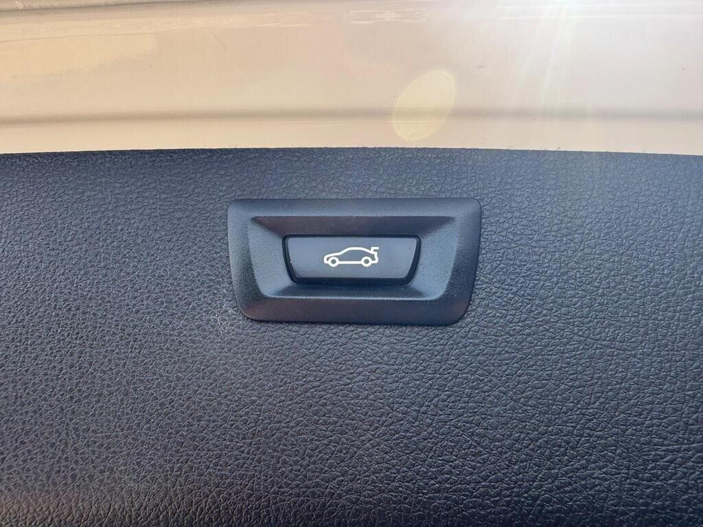 BMW 3 Series view 28