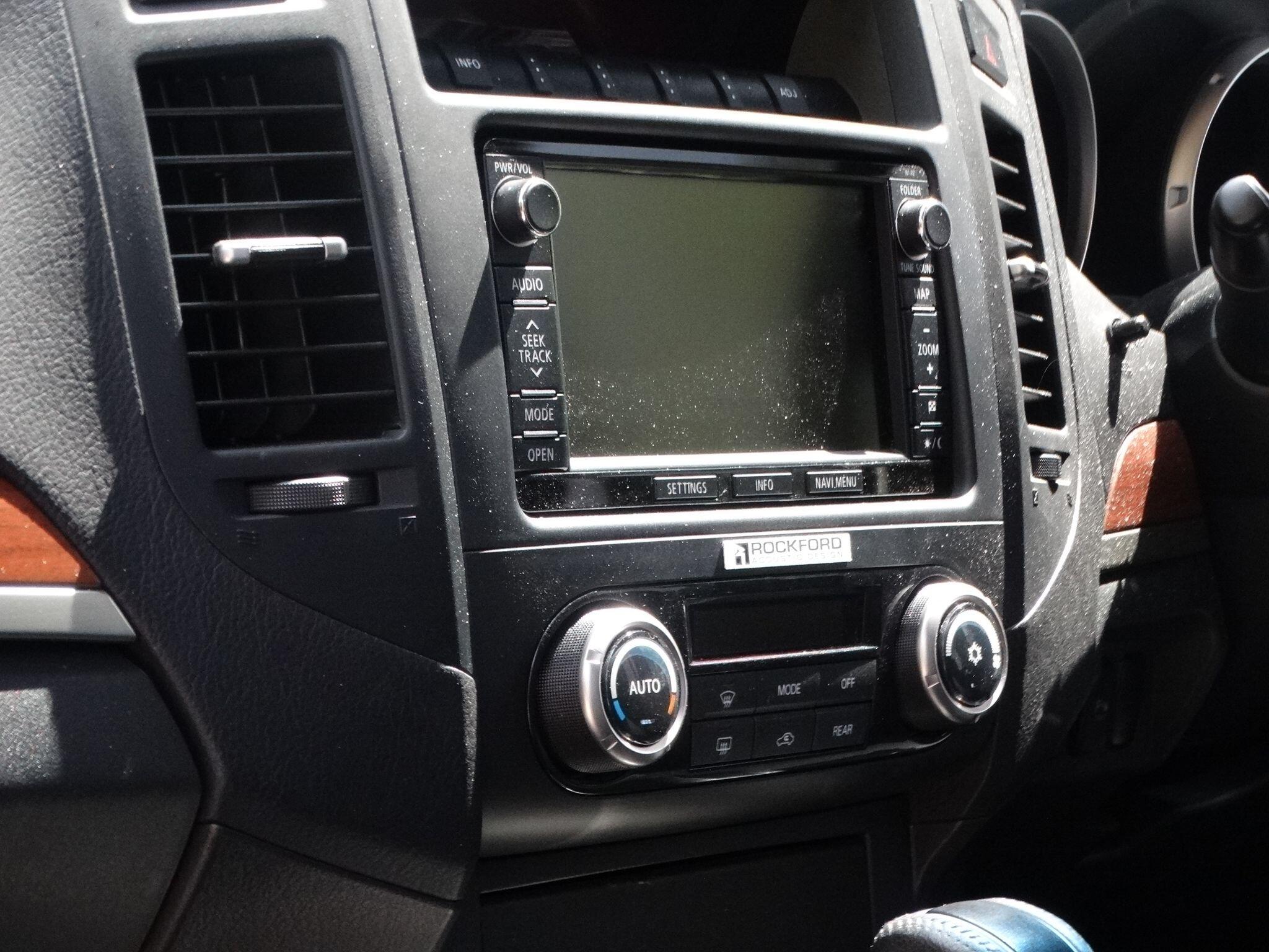Mitsubishi Shogun view 16