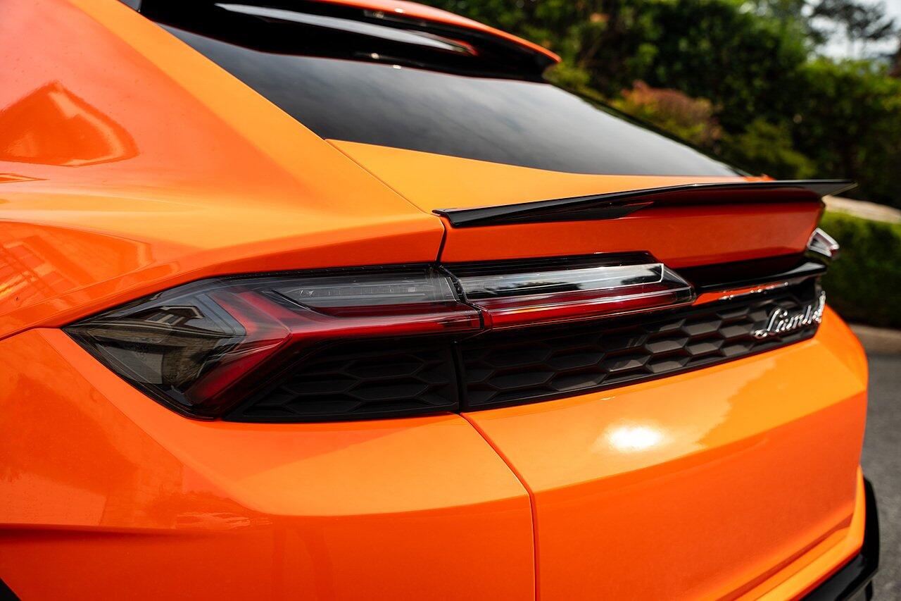 Lamborghini Urus view 10
