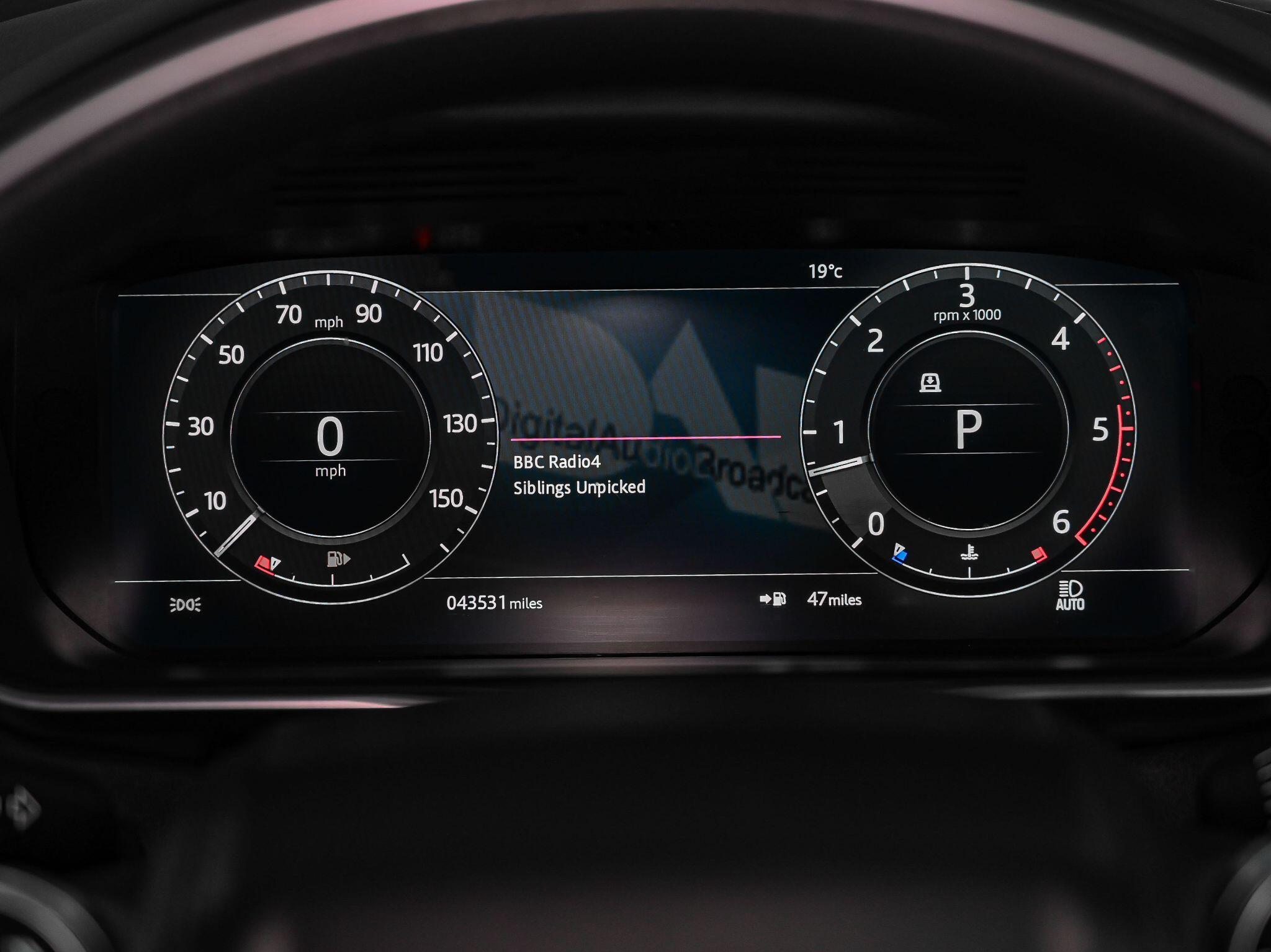 Land Rover Range Rover Sport view 9