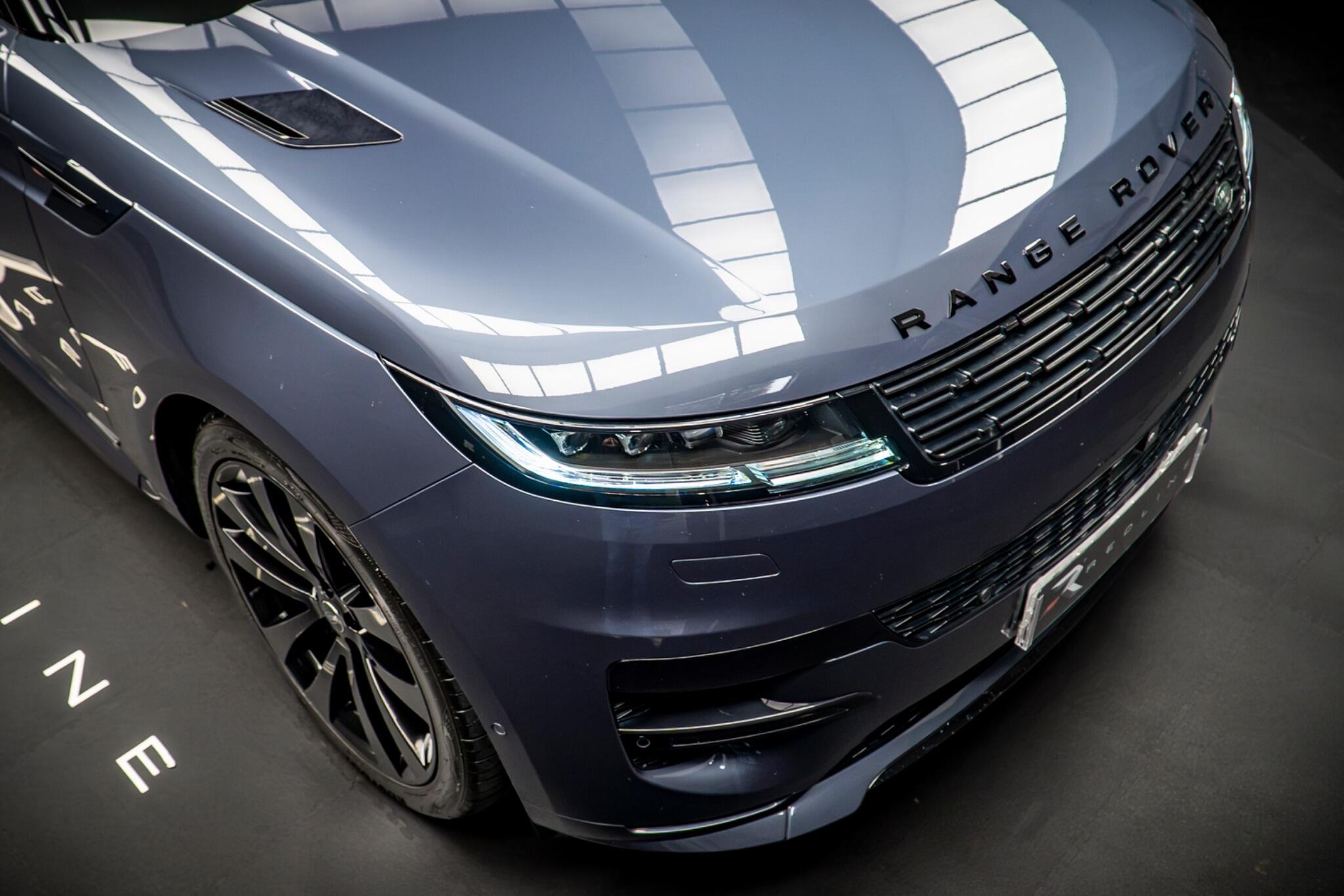 Land Rover Range Rover Sport view 10