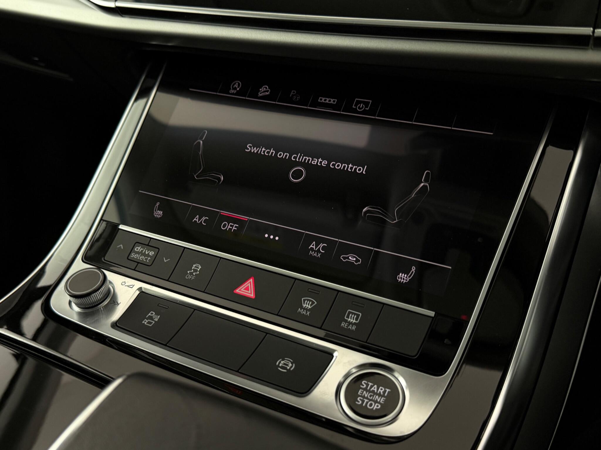 Audi Q7 view 25