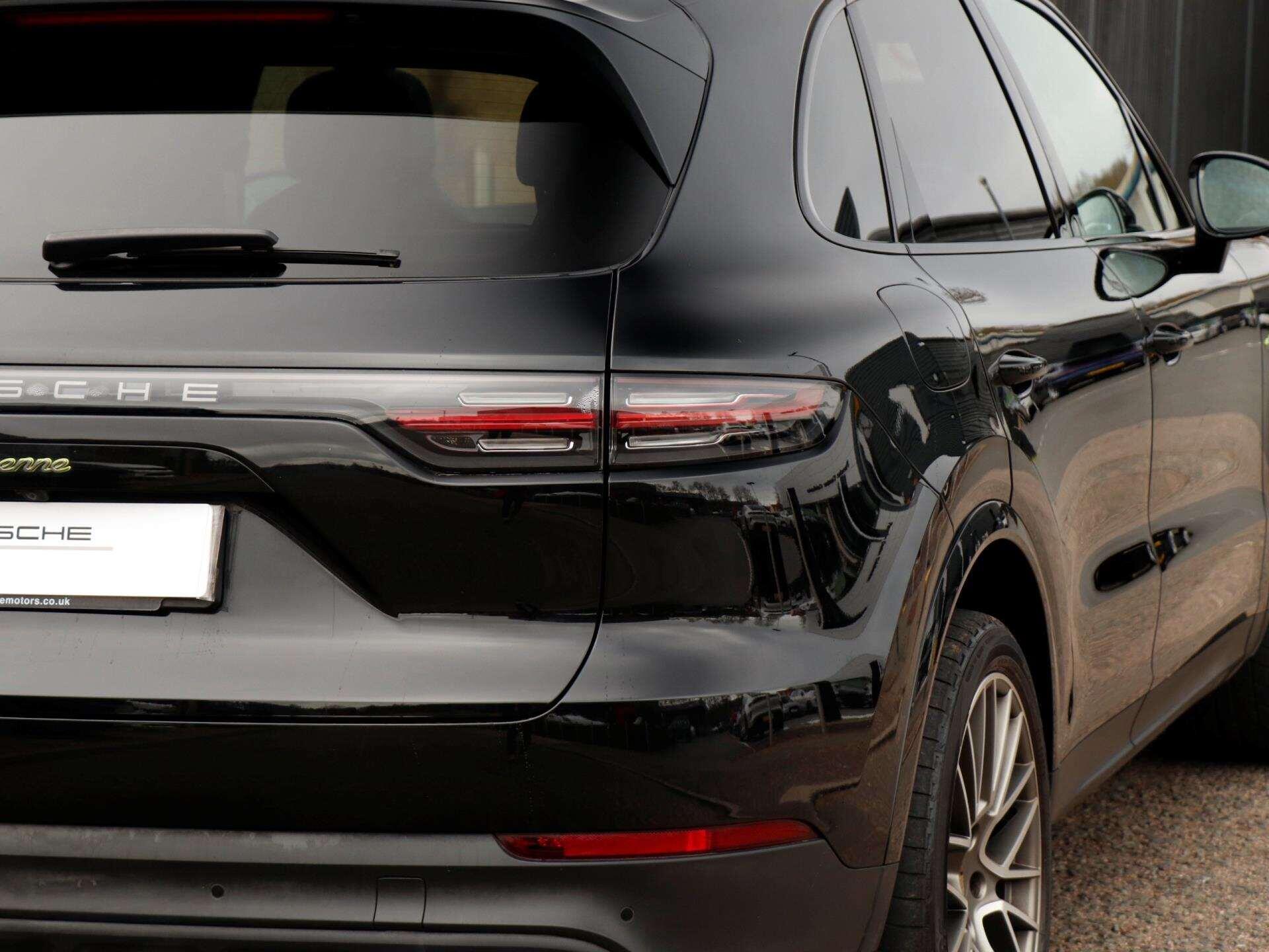 Porsche Cayenne view 34