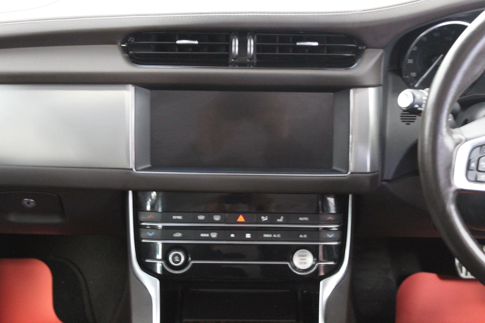Jaguar XF view 34