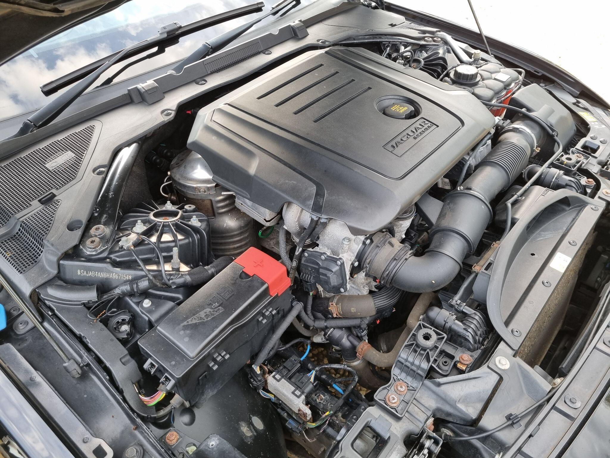 Jaguar Xe view 77
