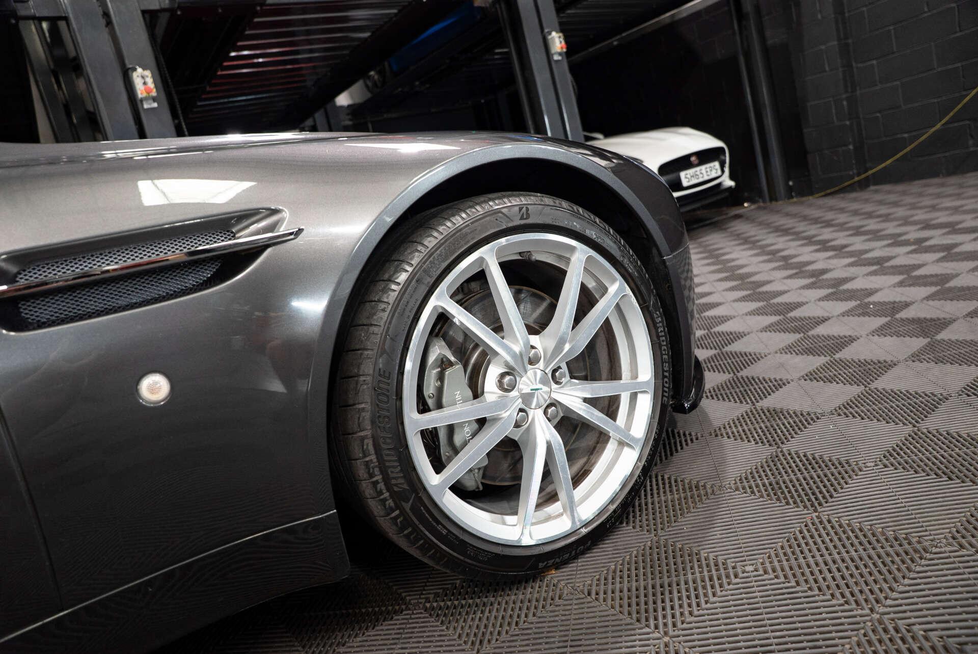 Aston Martin Vantage view 24