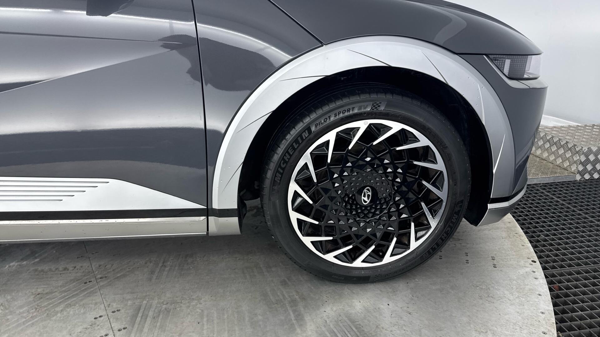 Hyundai Ioniq 5 view 22