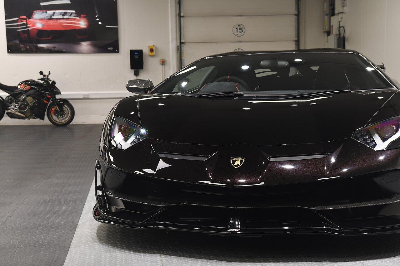 Lamborghini Aventador view 30