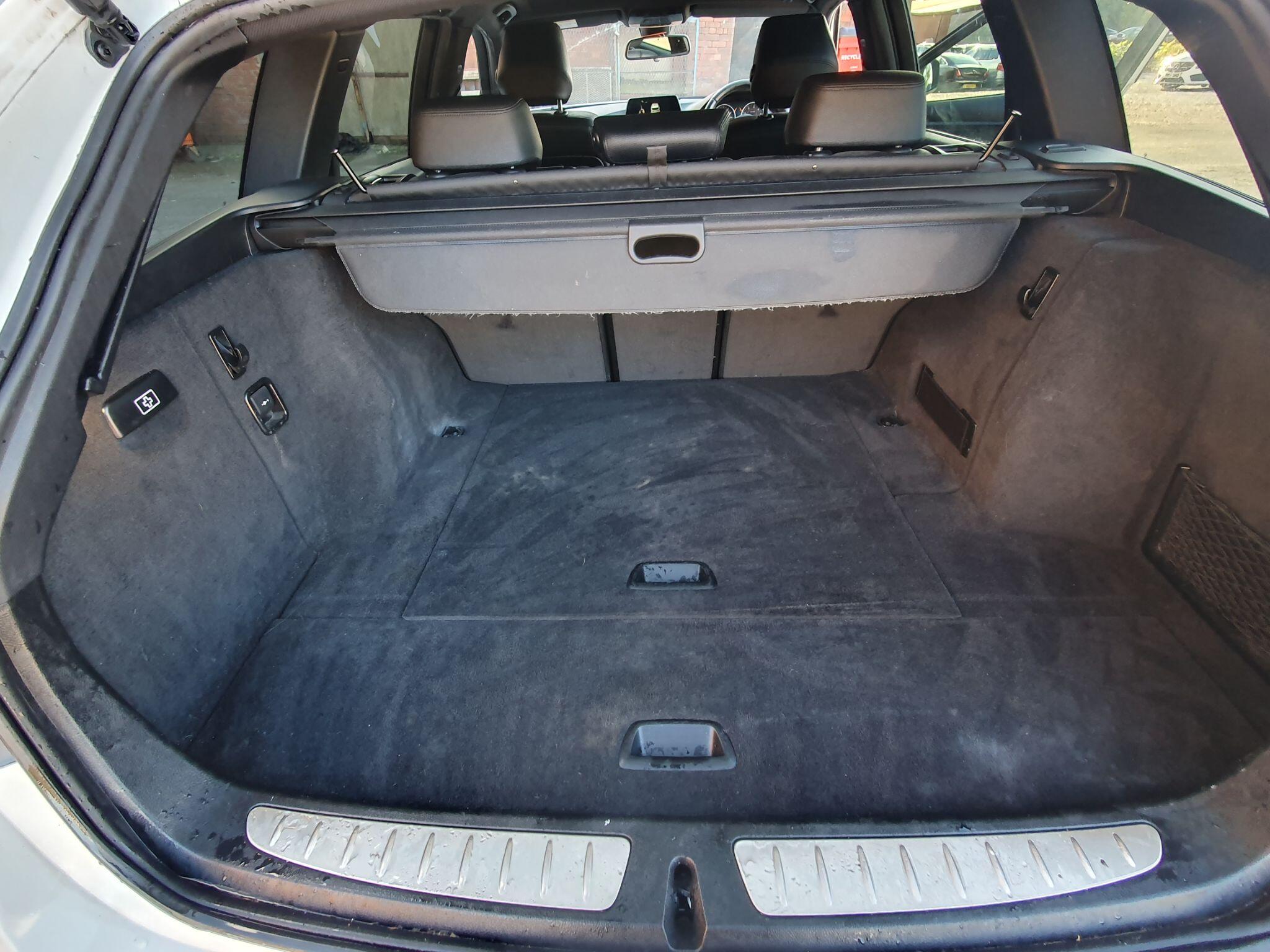 BMW 3 Series view 21