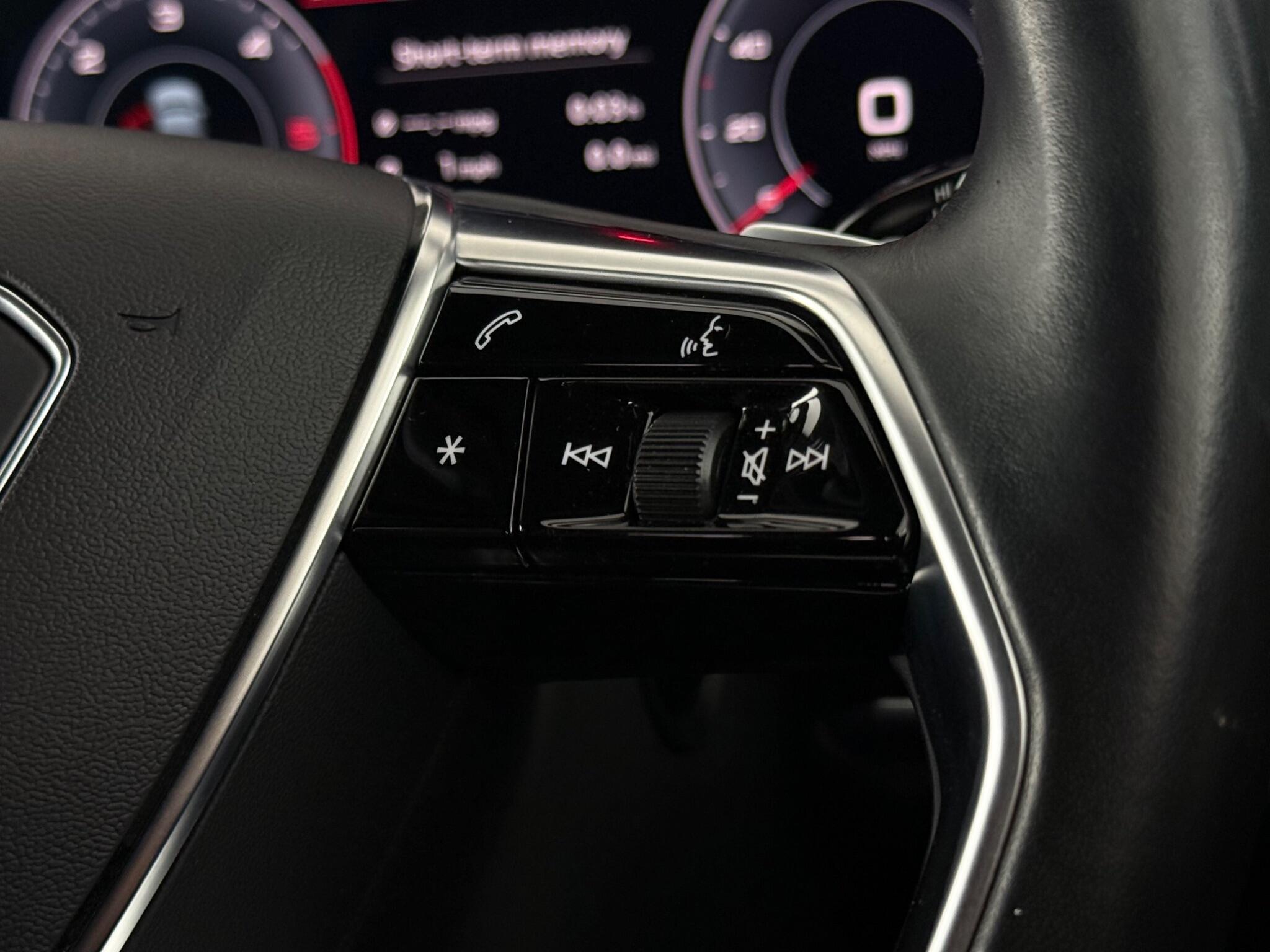 Audi A8 view 19