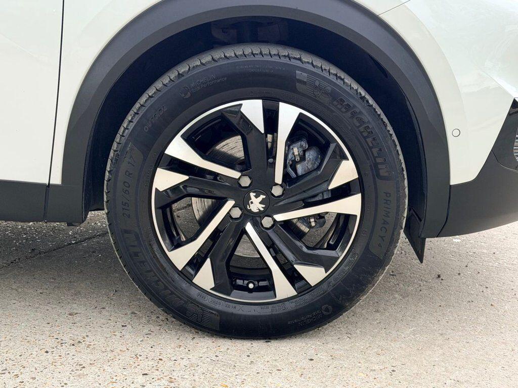 Peugeot E-2008 view 16
