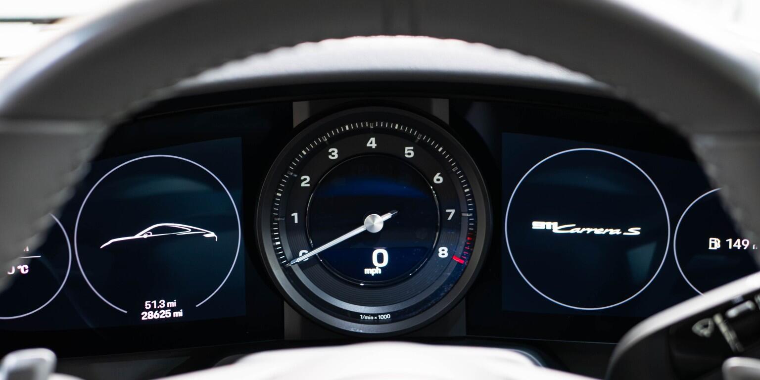 Porsche 911 view 33