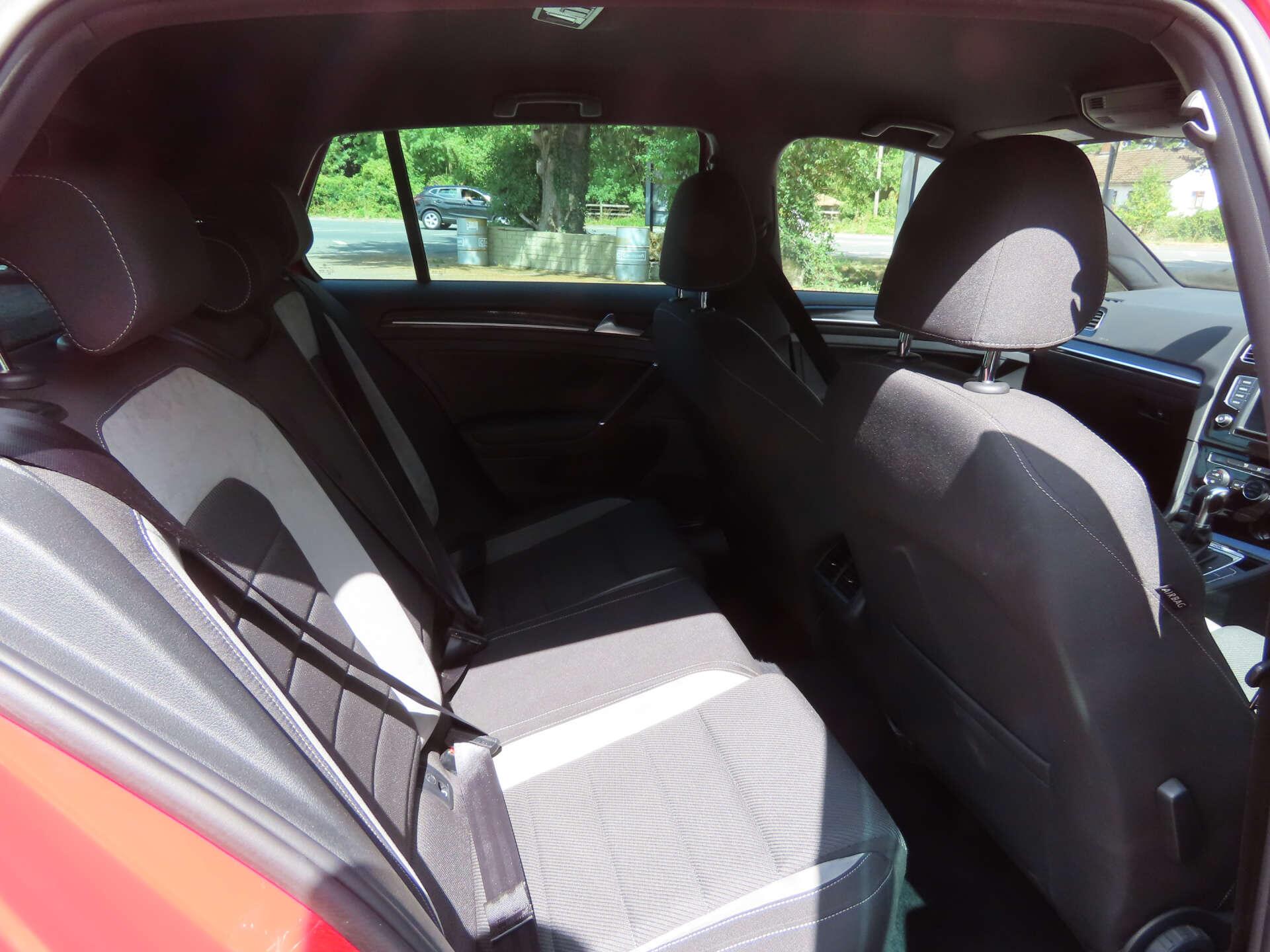 Volkswagen Golf view 9