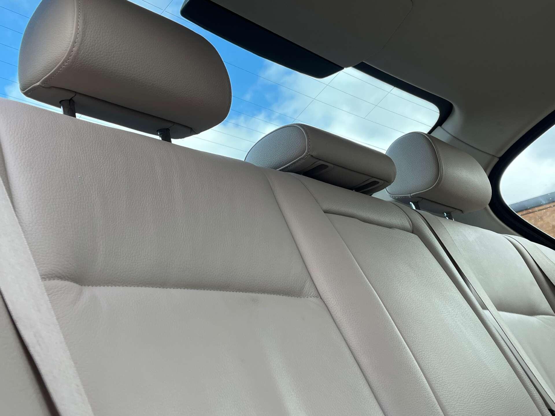 BMW 5 Series view 32