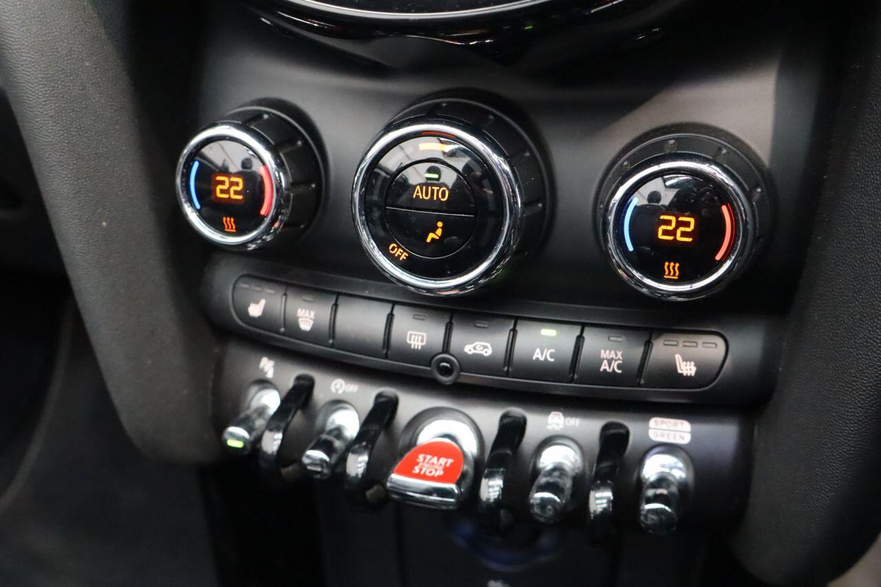 Mini Convertible view 16