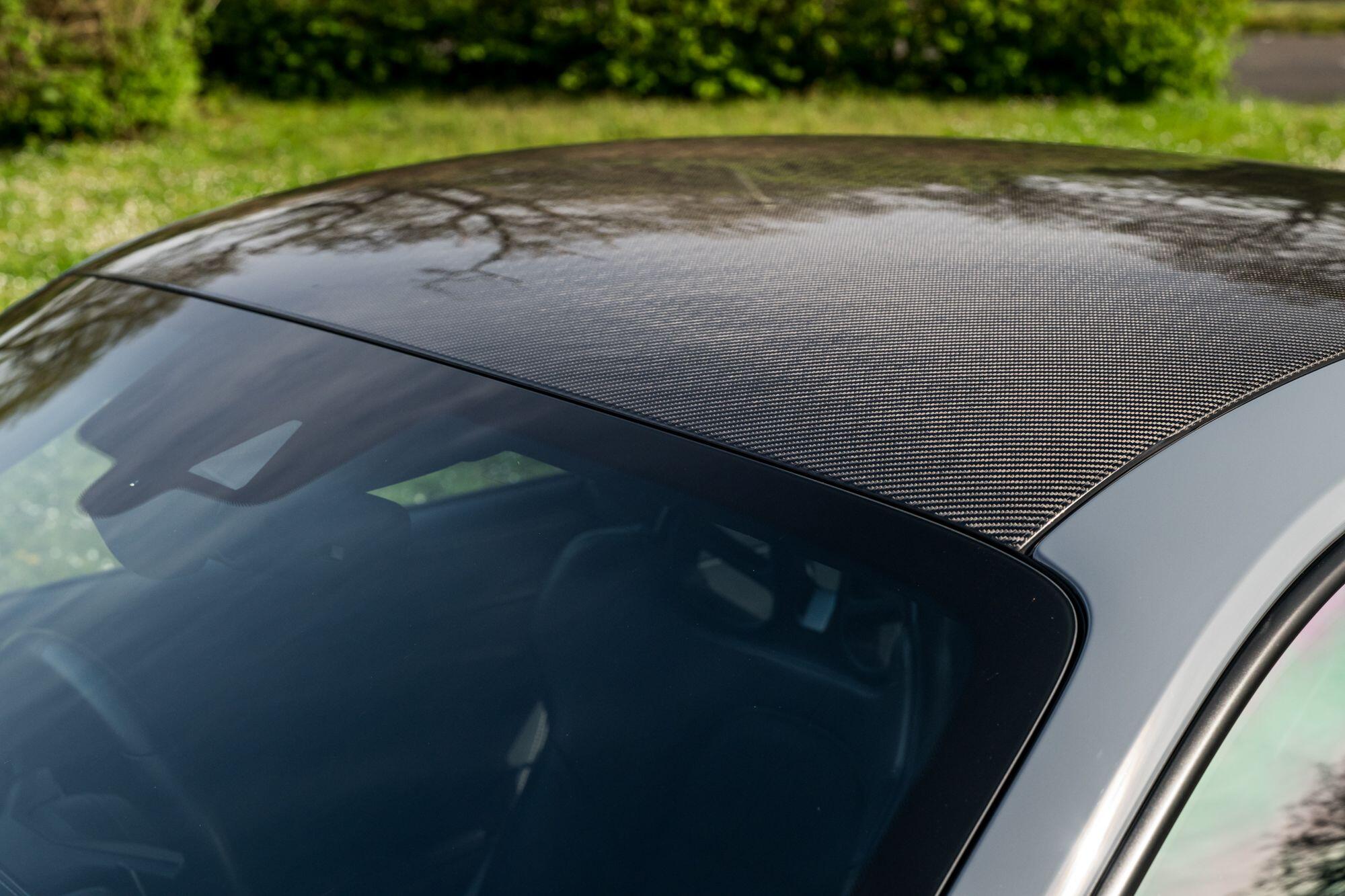 Porsche 911 view 31