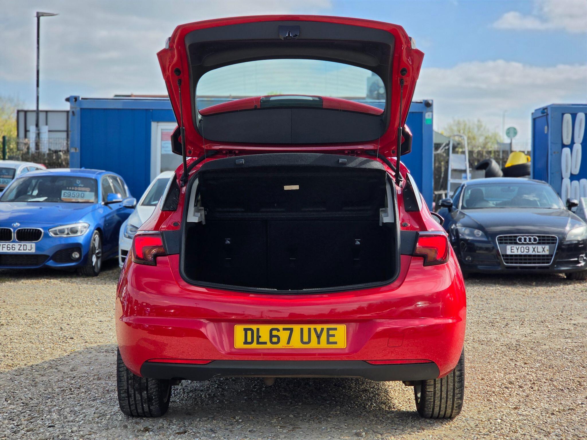 Vauxhall Astra view 25