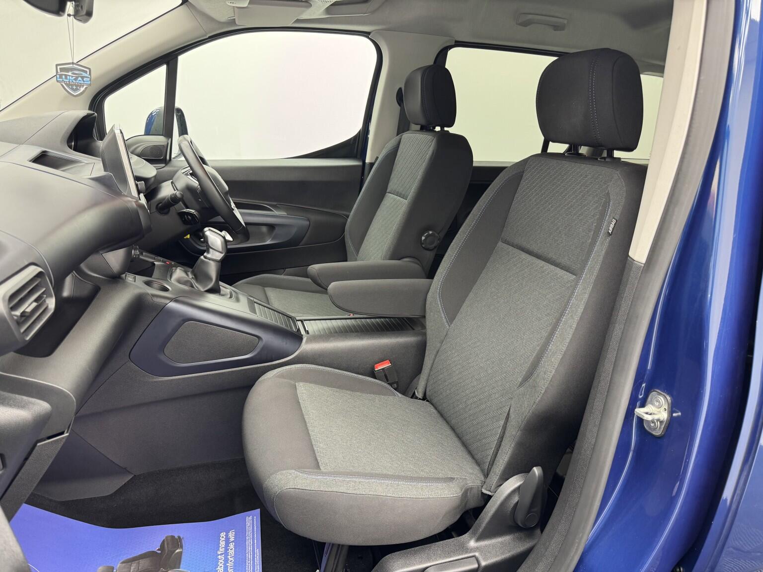 Peugeot Rifter view 10