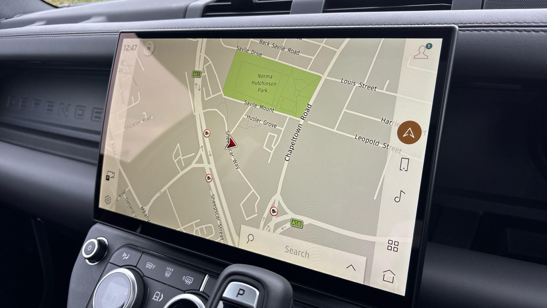 Land Rover Defender view 26