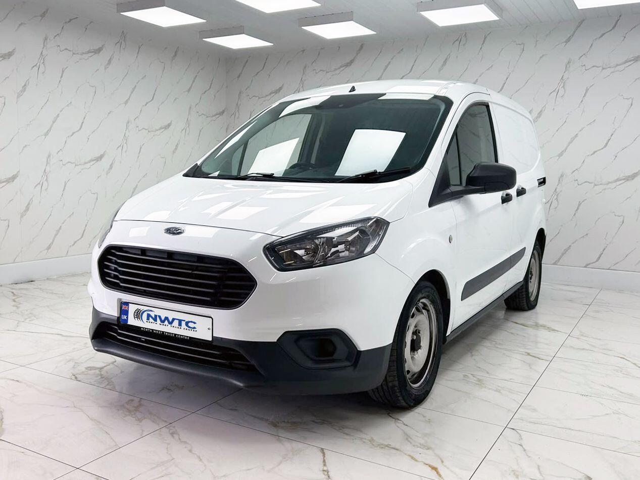 Ford Transit Courier view 6