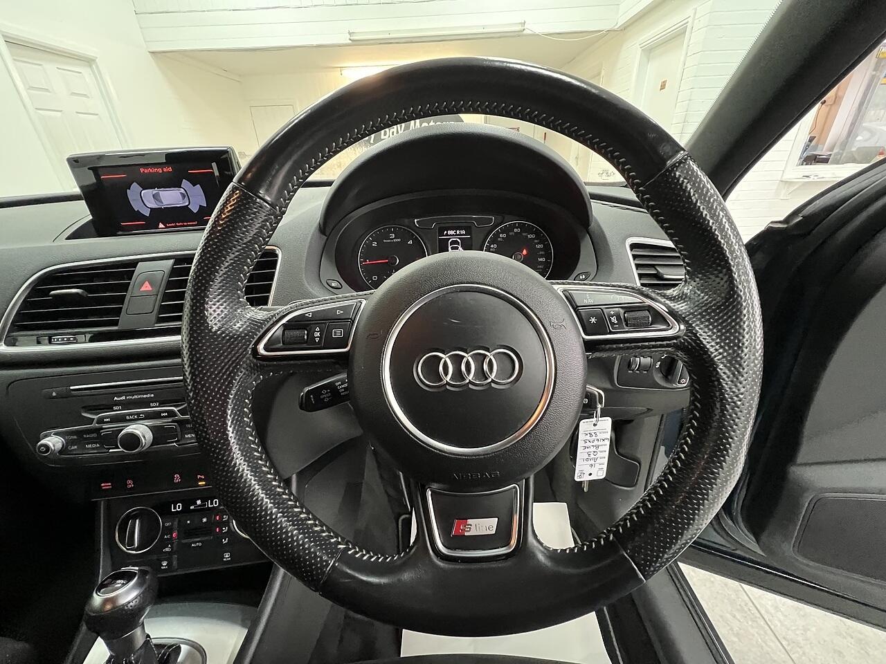 Audi Q3 view 9