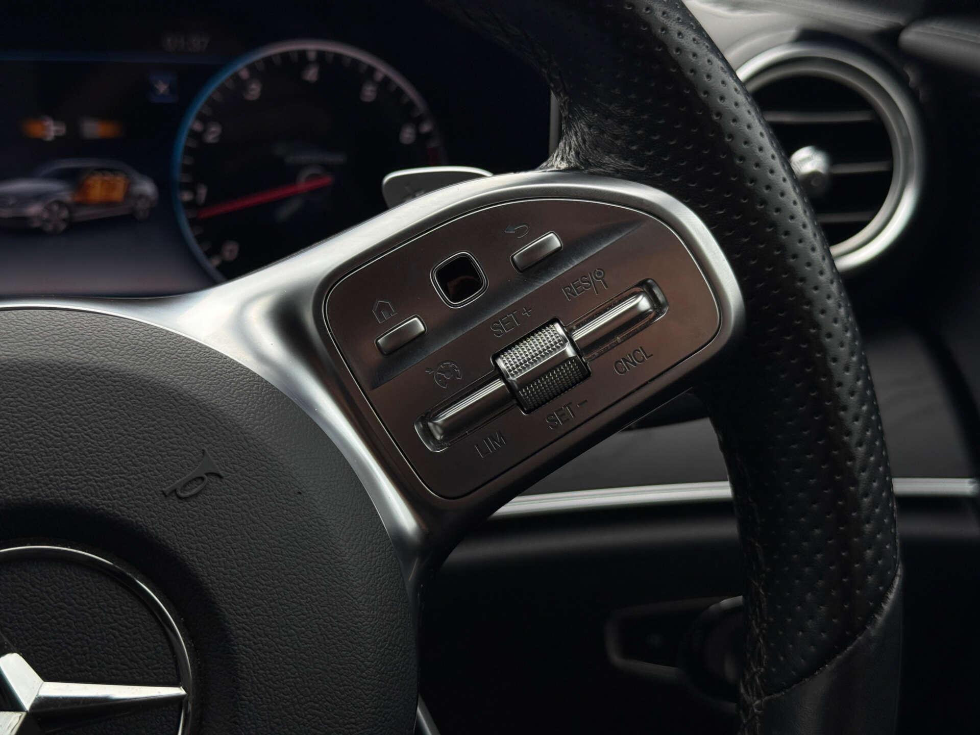 Mercedes-Benz E Class view 53