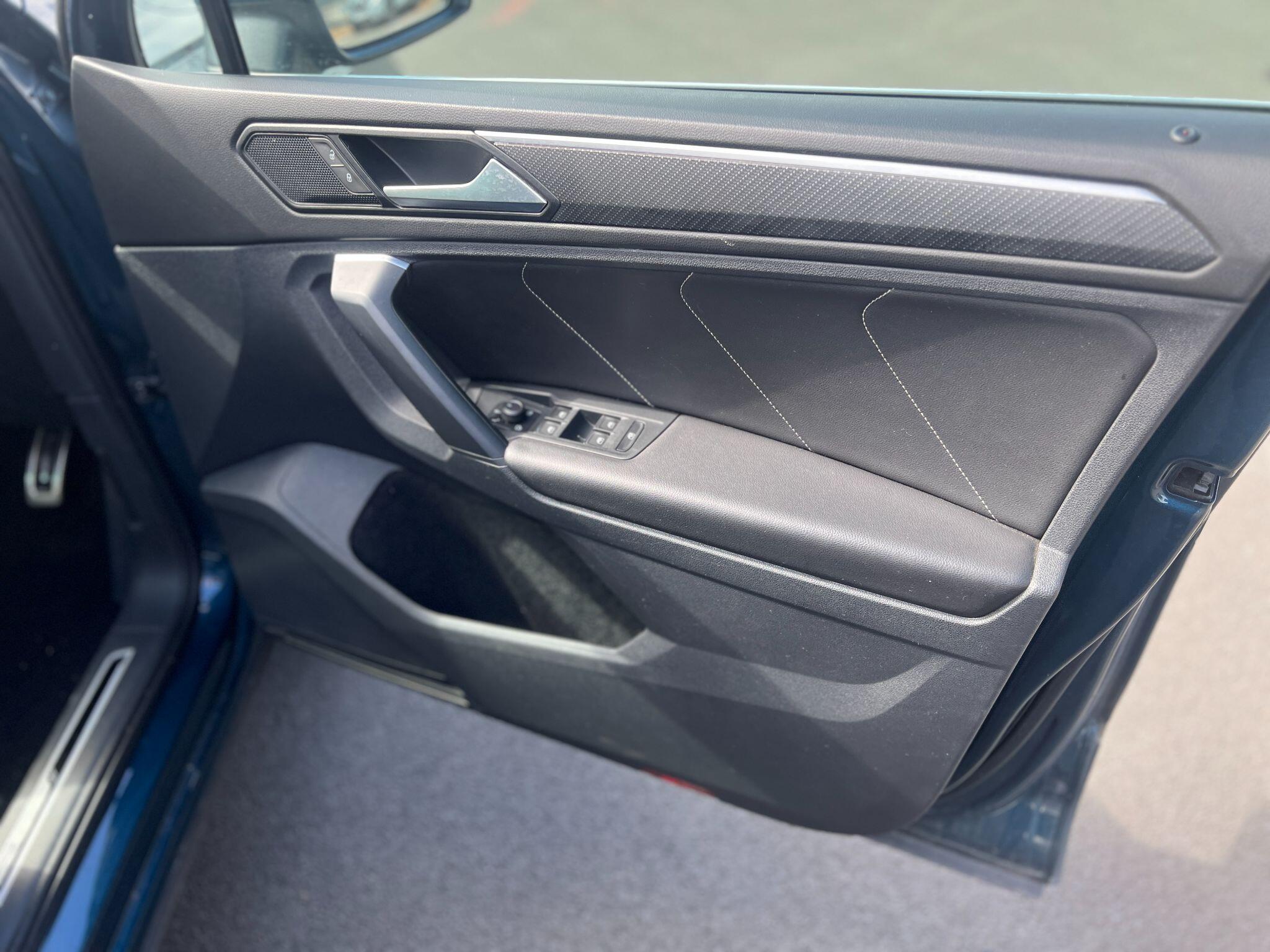 Volkswagen Tiguan view 14