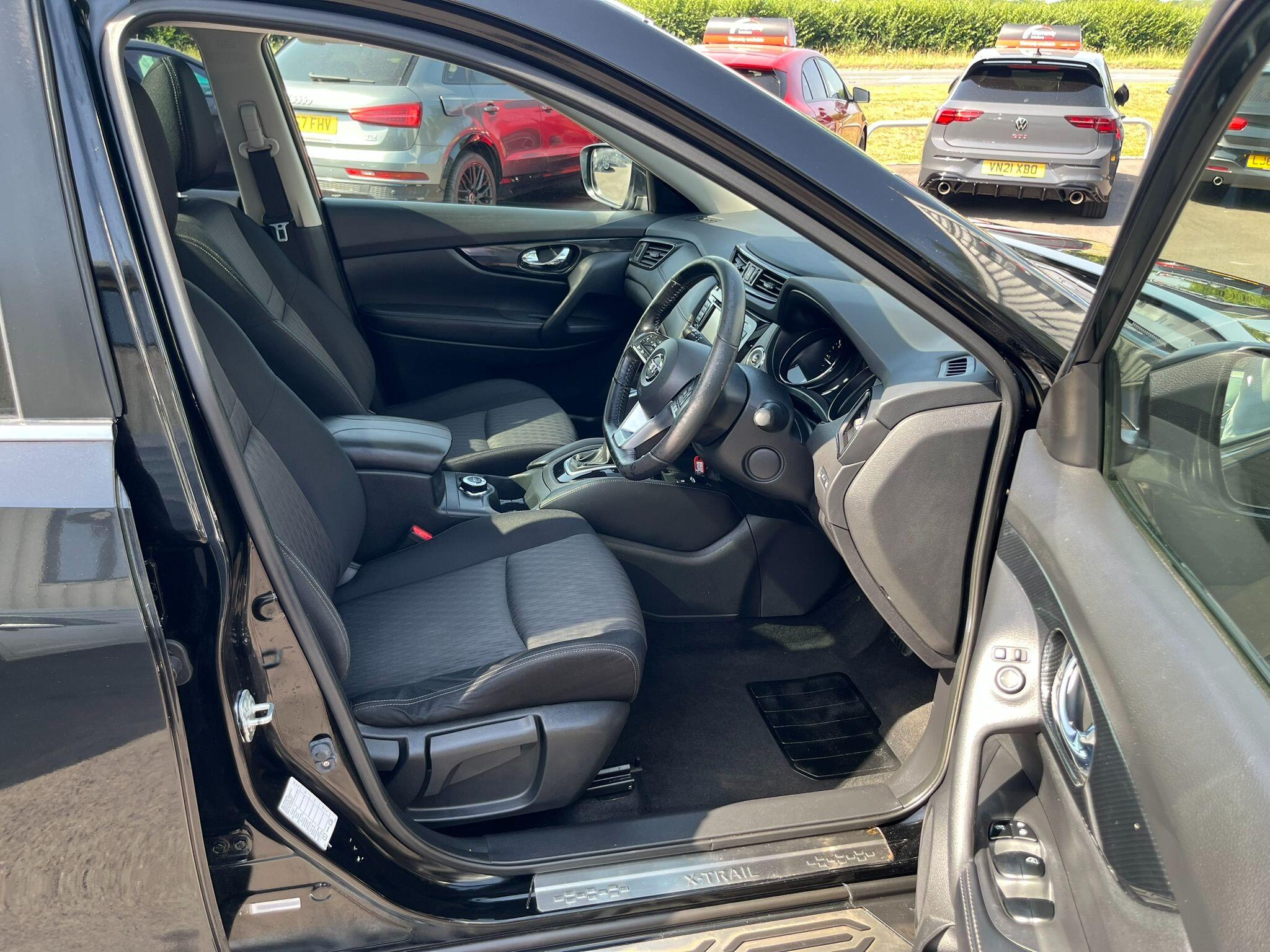 Nissan X-Trail view 9