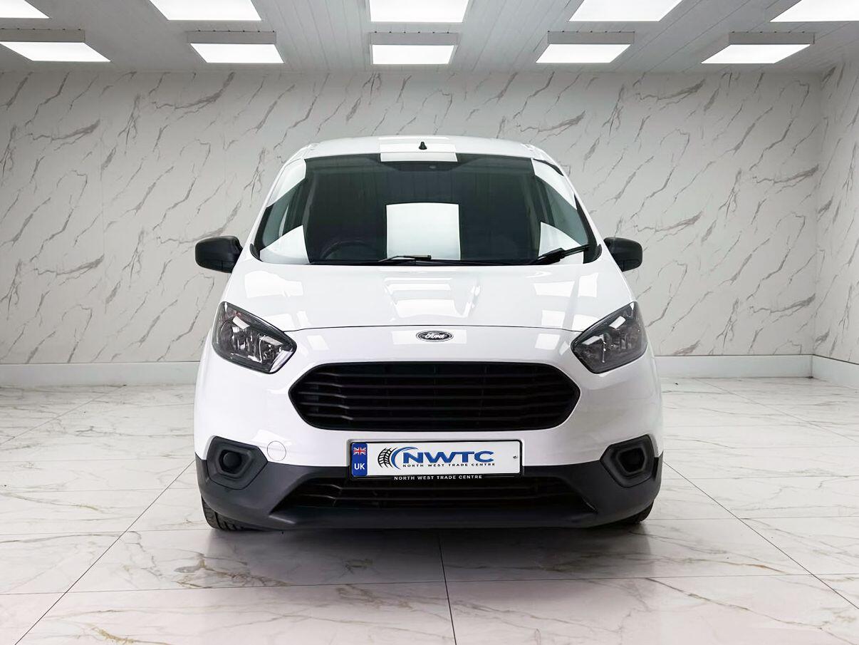 Ford Transit Courier view 5