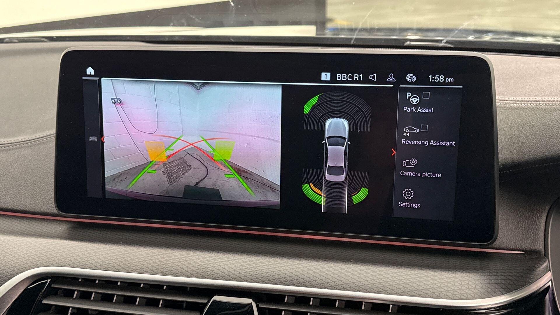 BMW 5 Series view 28