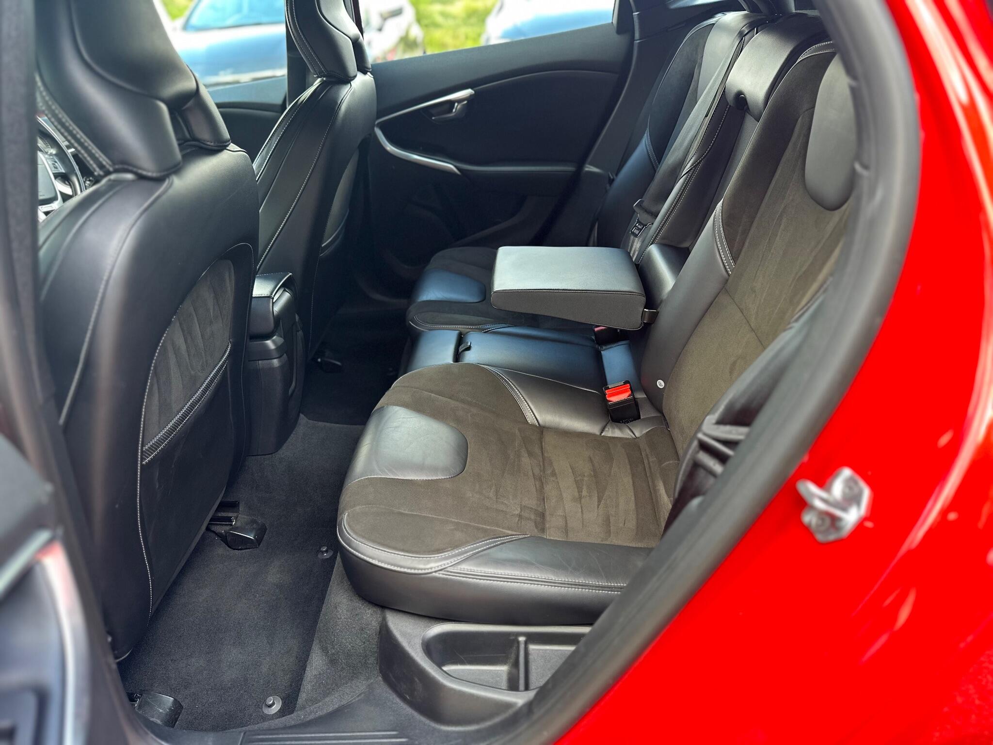 Volvo V40 view 49