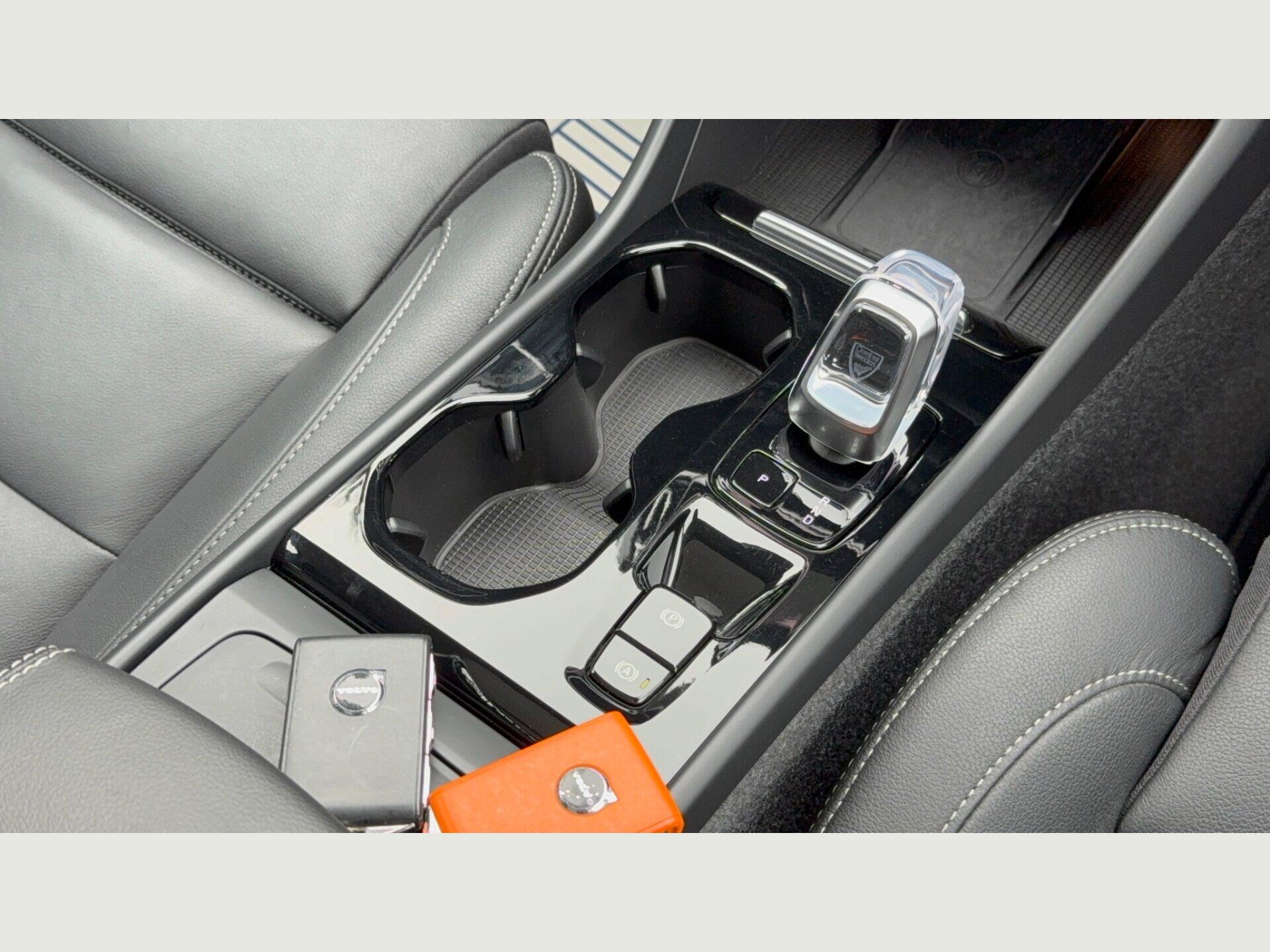 Volvo XC40 view 14