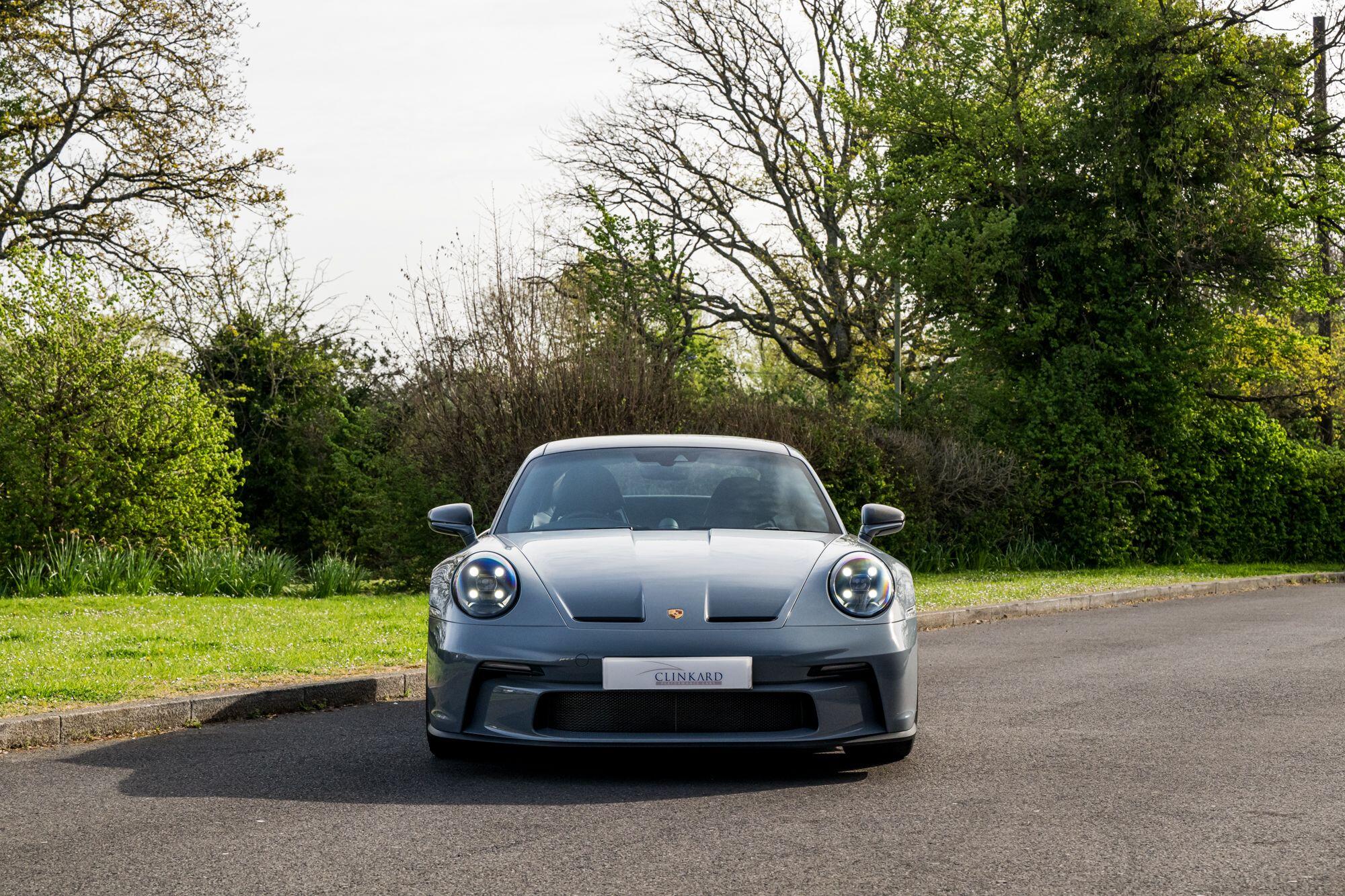 Porsche 911 view 12