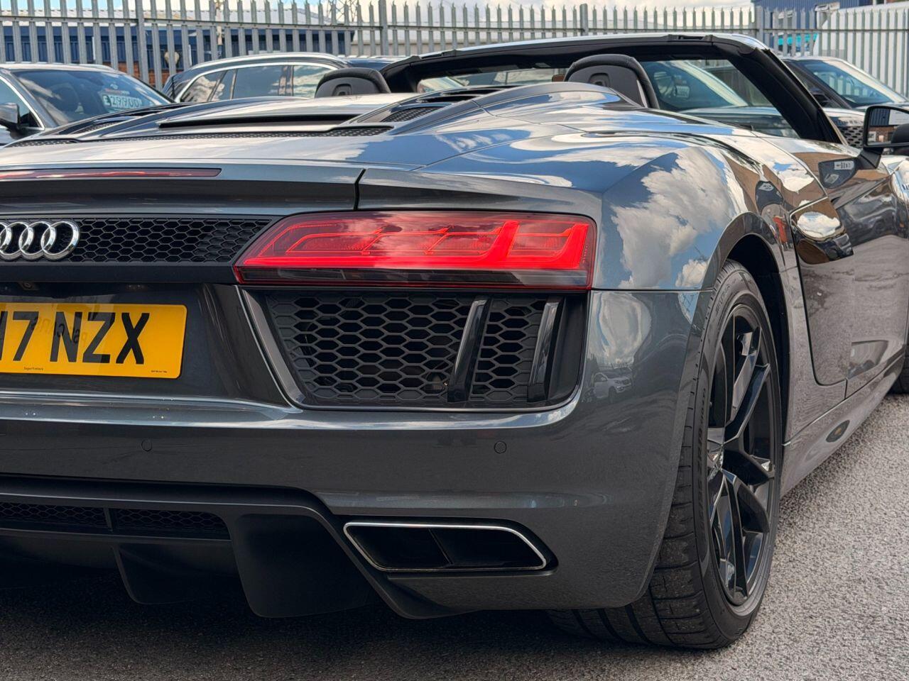 Audi R8 view 26