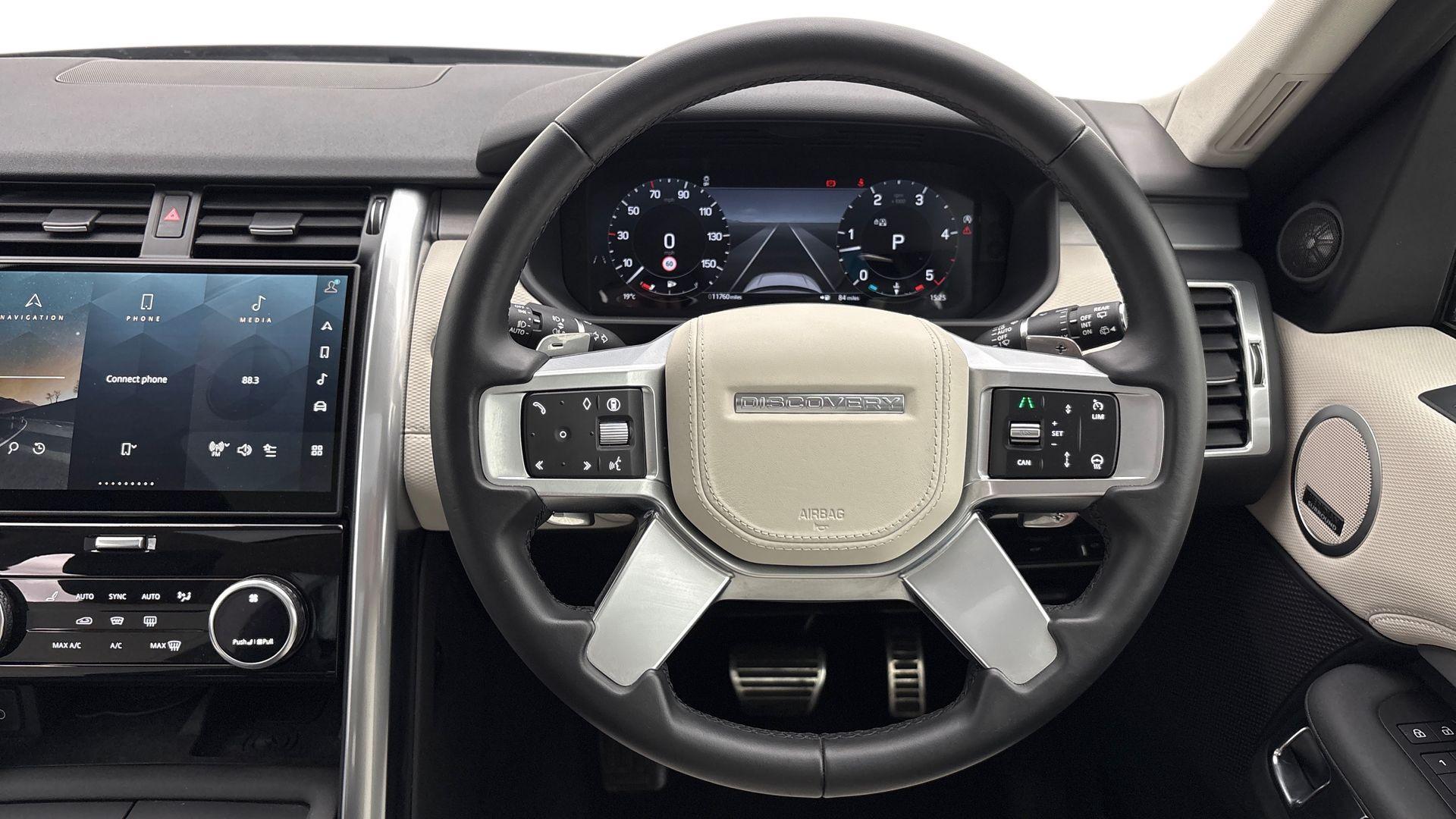Land Rover Discovery view 15