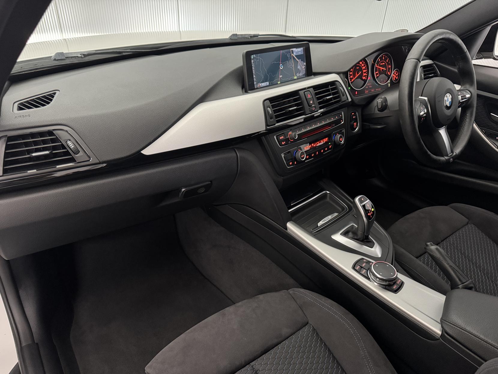 BMW 3 Series view 55
