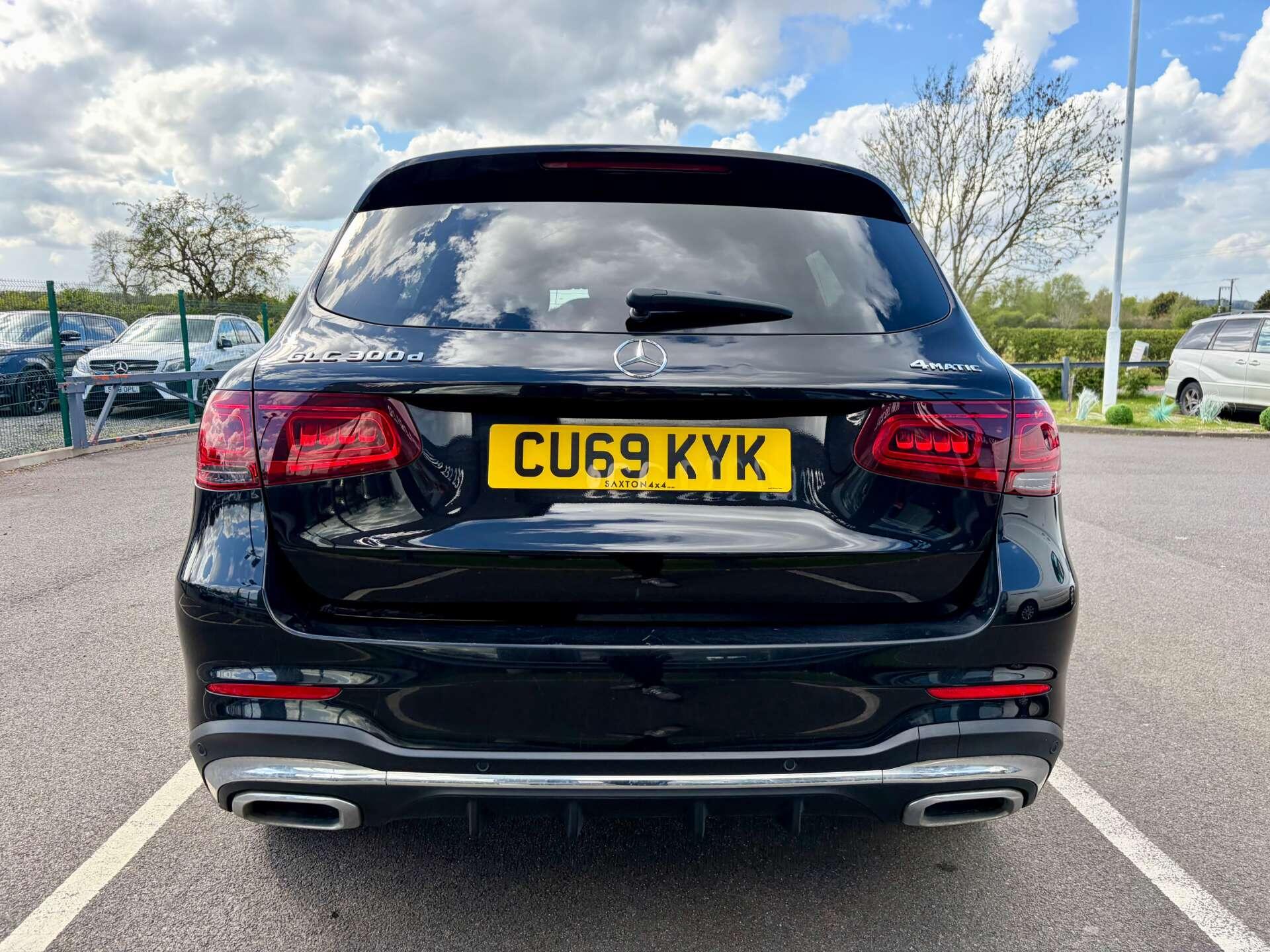Mercedes-Benz GLC view 7