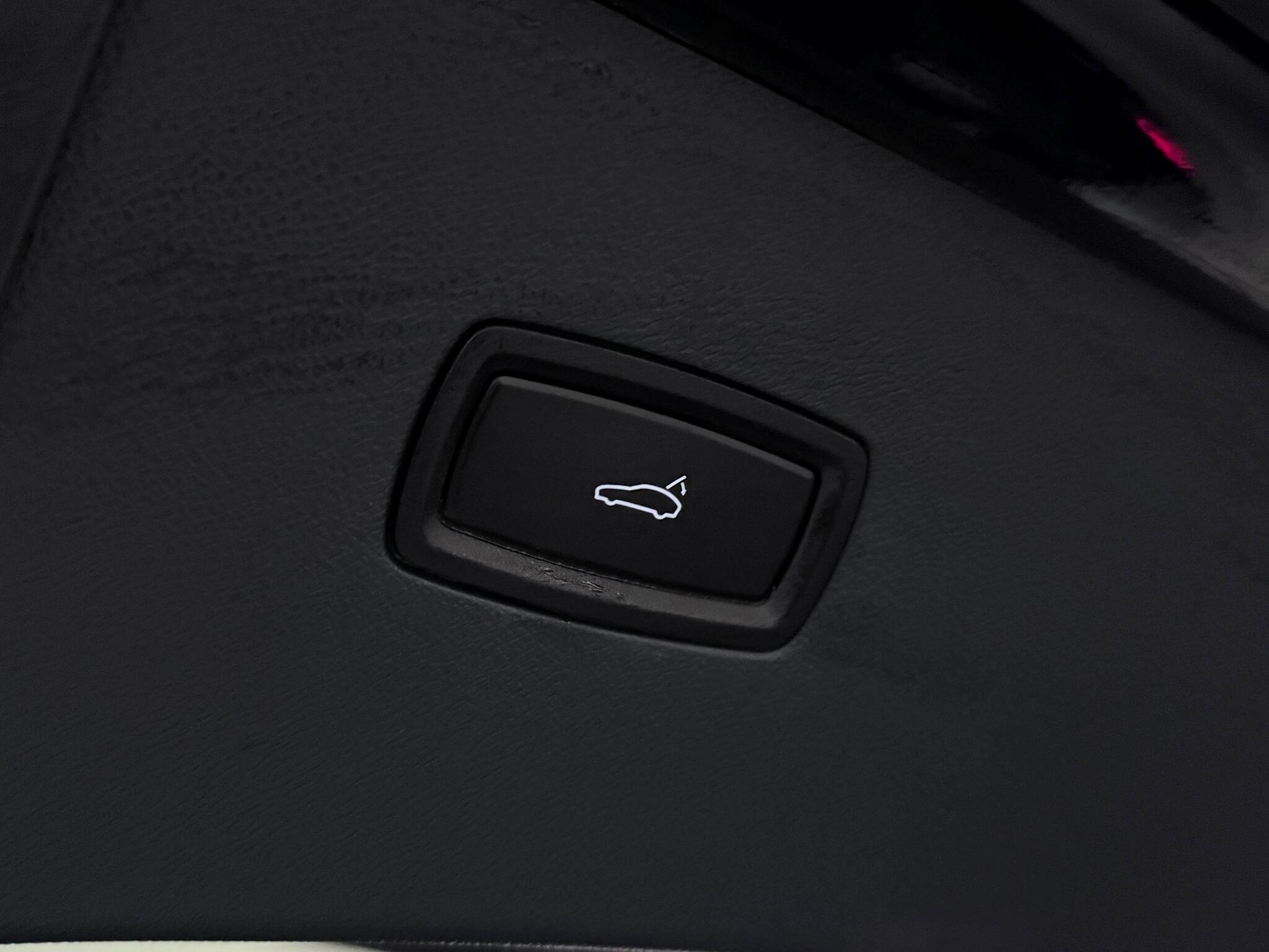 Porsche Cayenne view 8