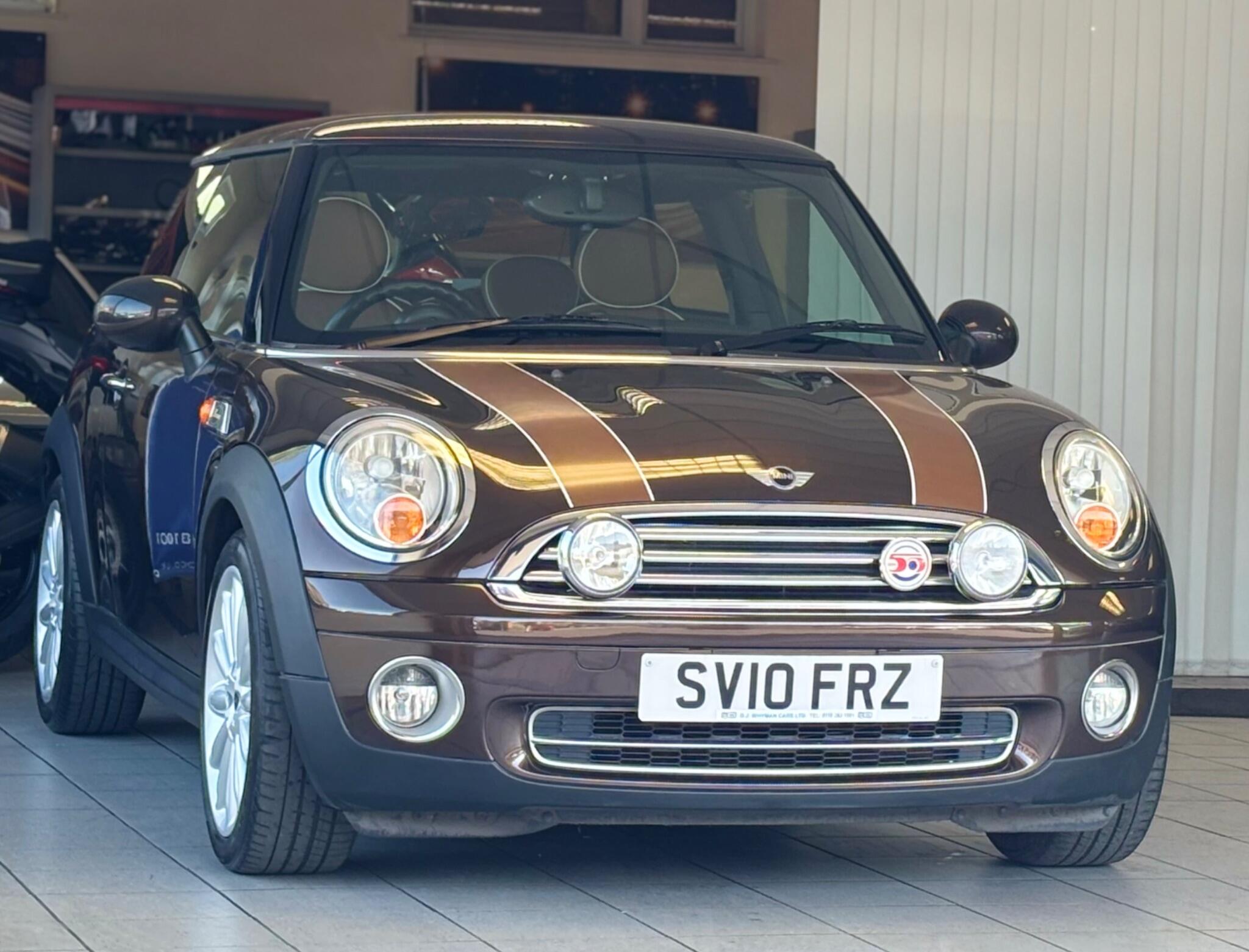 Mini Hatch view 5
