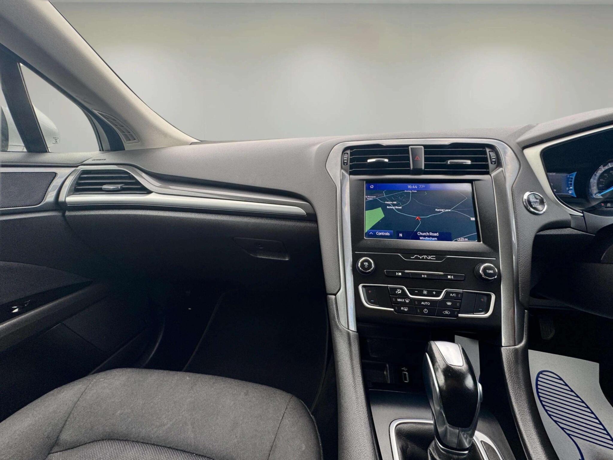 Ford Mondeo view 62