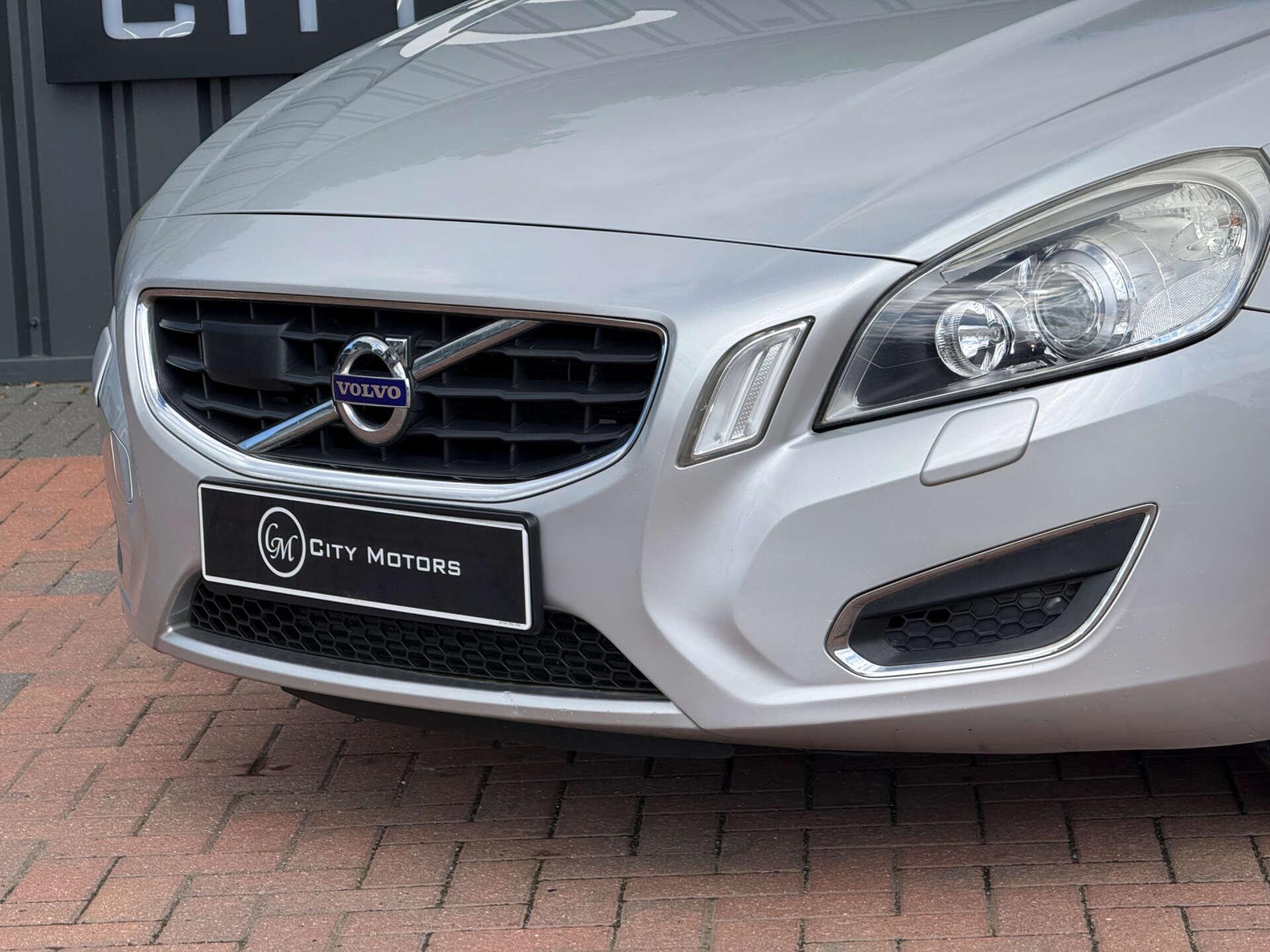 Volvo V60 view 4