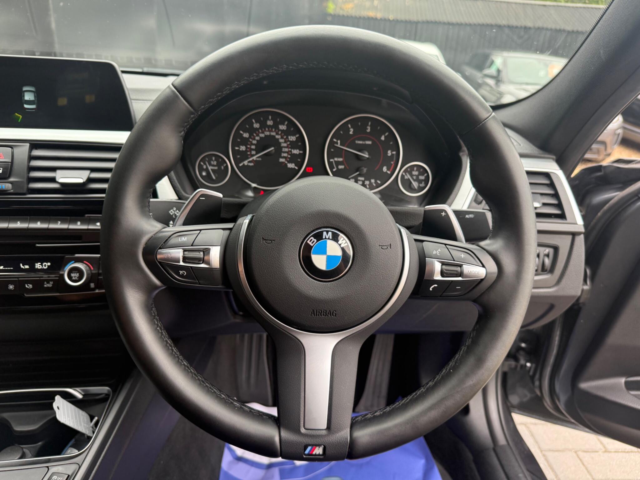 BMW 3 Series view 27