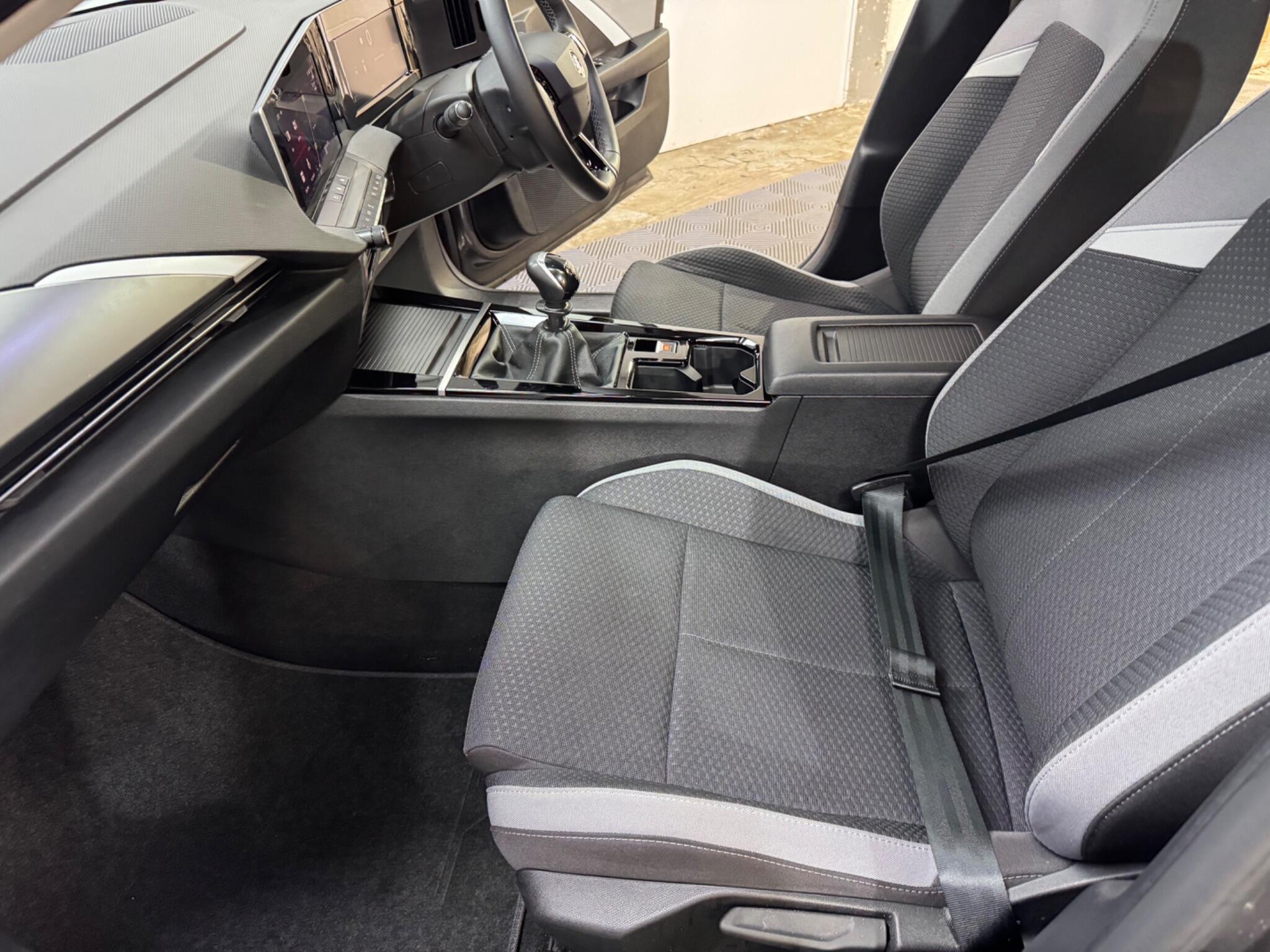 Vauxhall Astra view 41