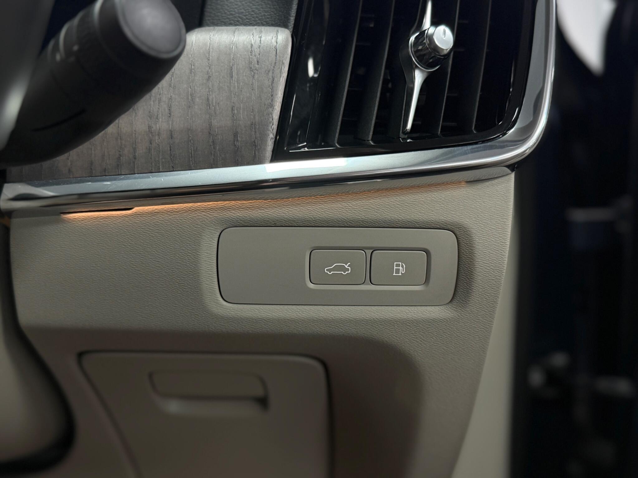 Volvo S90 view 24