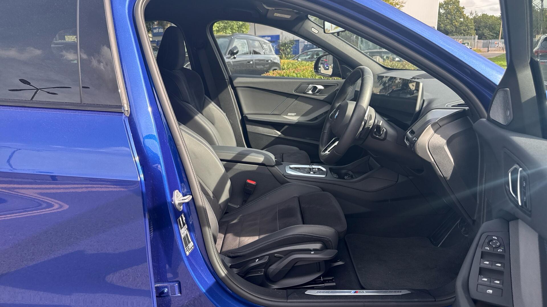 BMW 1 Series view 11